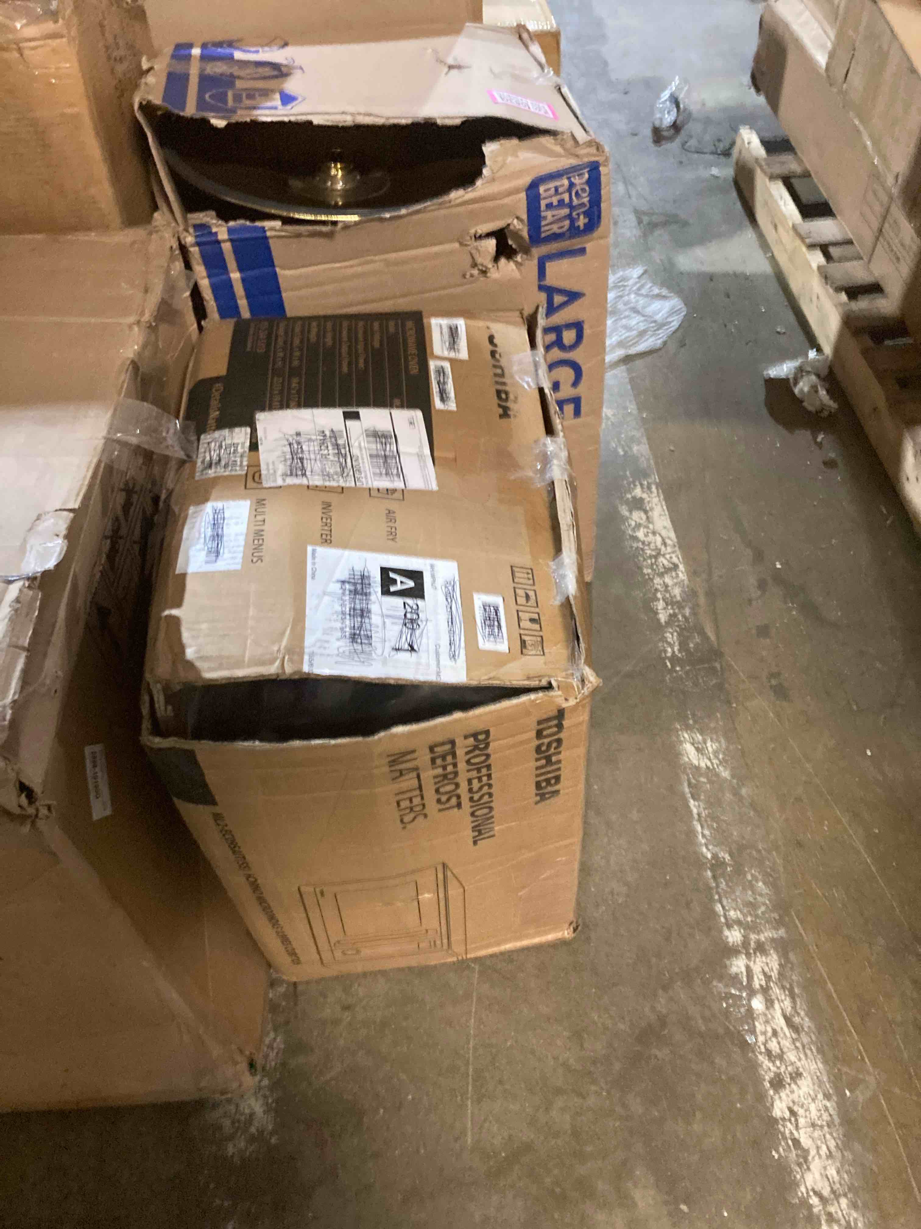 https://s3.amazonaws.com/lotting-images-prod/phillipi/PNK0430828_1756405160399.jpeg