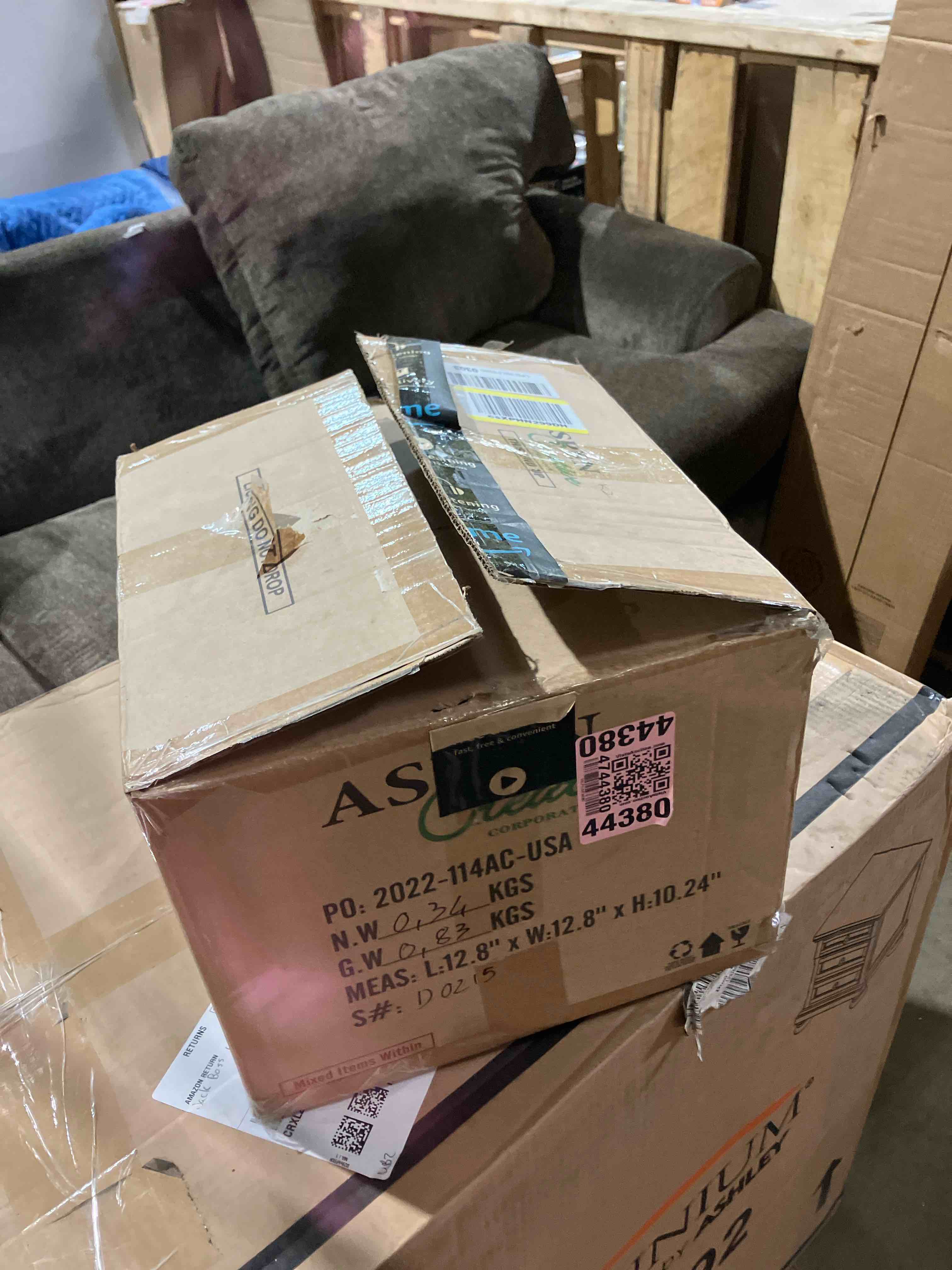 https://s3.amazonaws.com/lotting-images-prod/phillipi/PNK0431035_1755610247339.jpeg