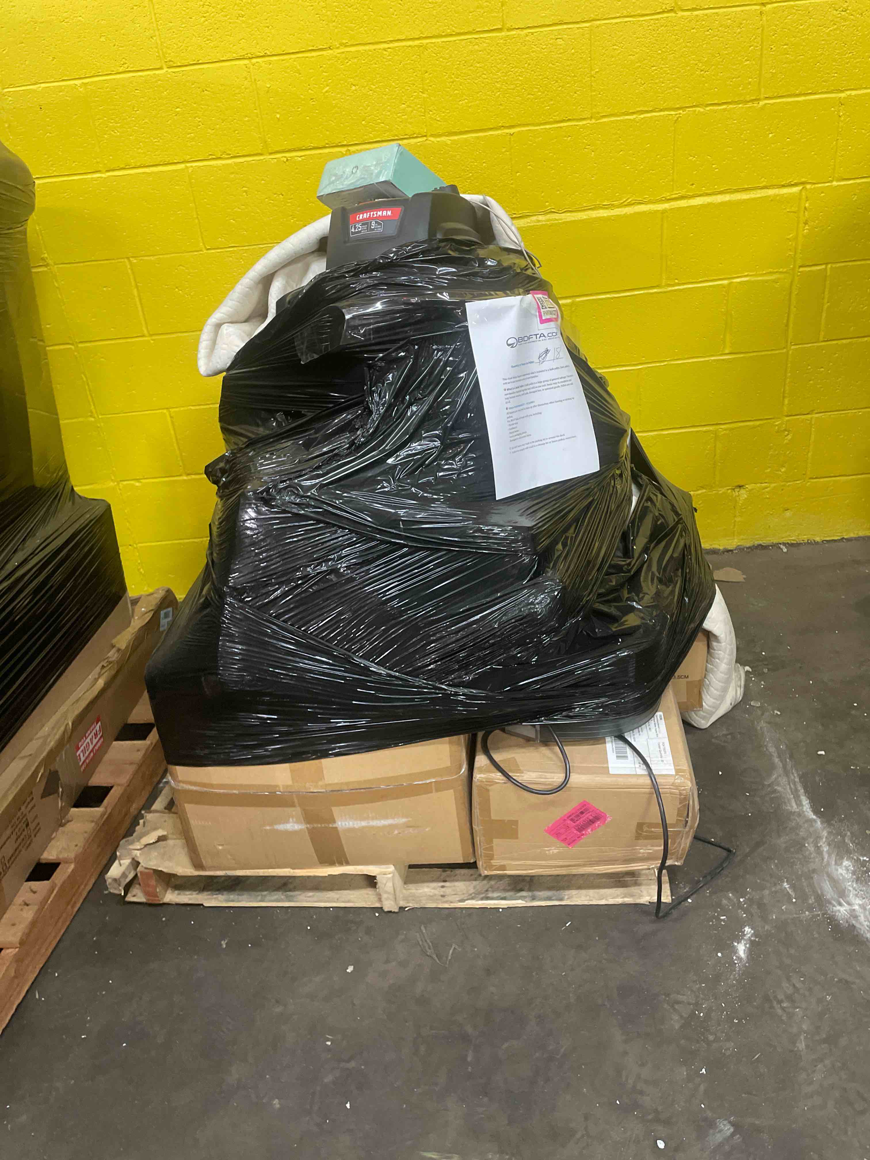 https://s3.amazonaws.com/lotting-images-prod/phillipi/PNK0431272_1755540633530.jpeg