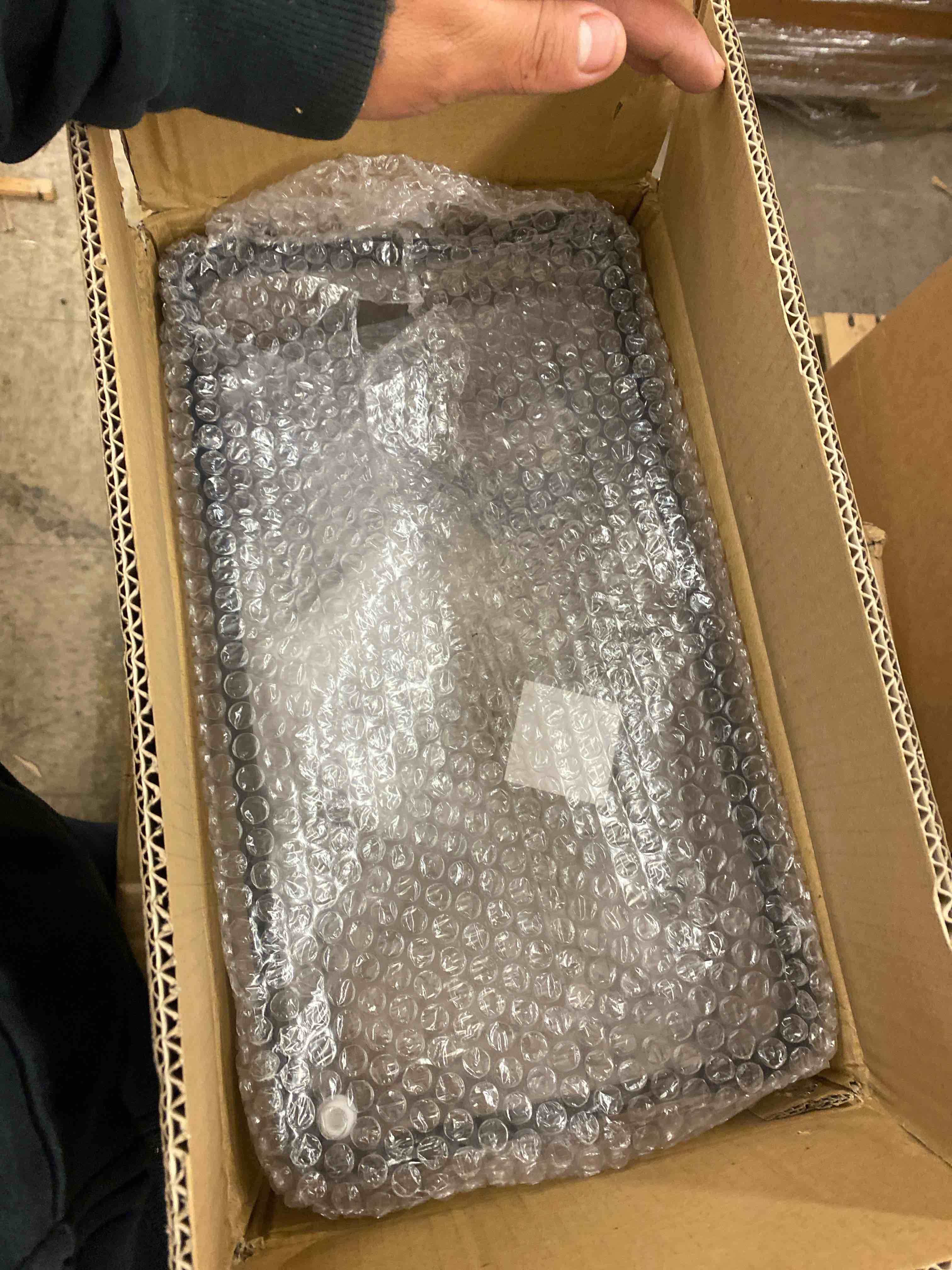 https://s3.amazonaws.com/lotting-images-prod/phillipi/PNK0432289_1738168754672.jpeg