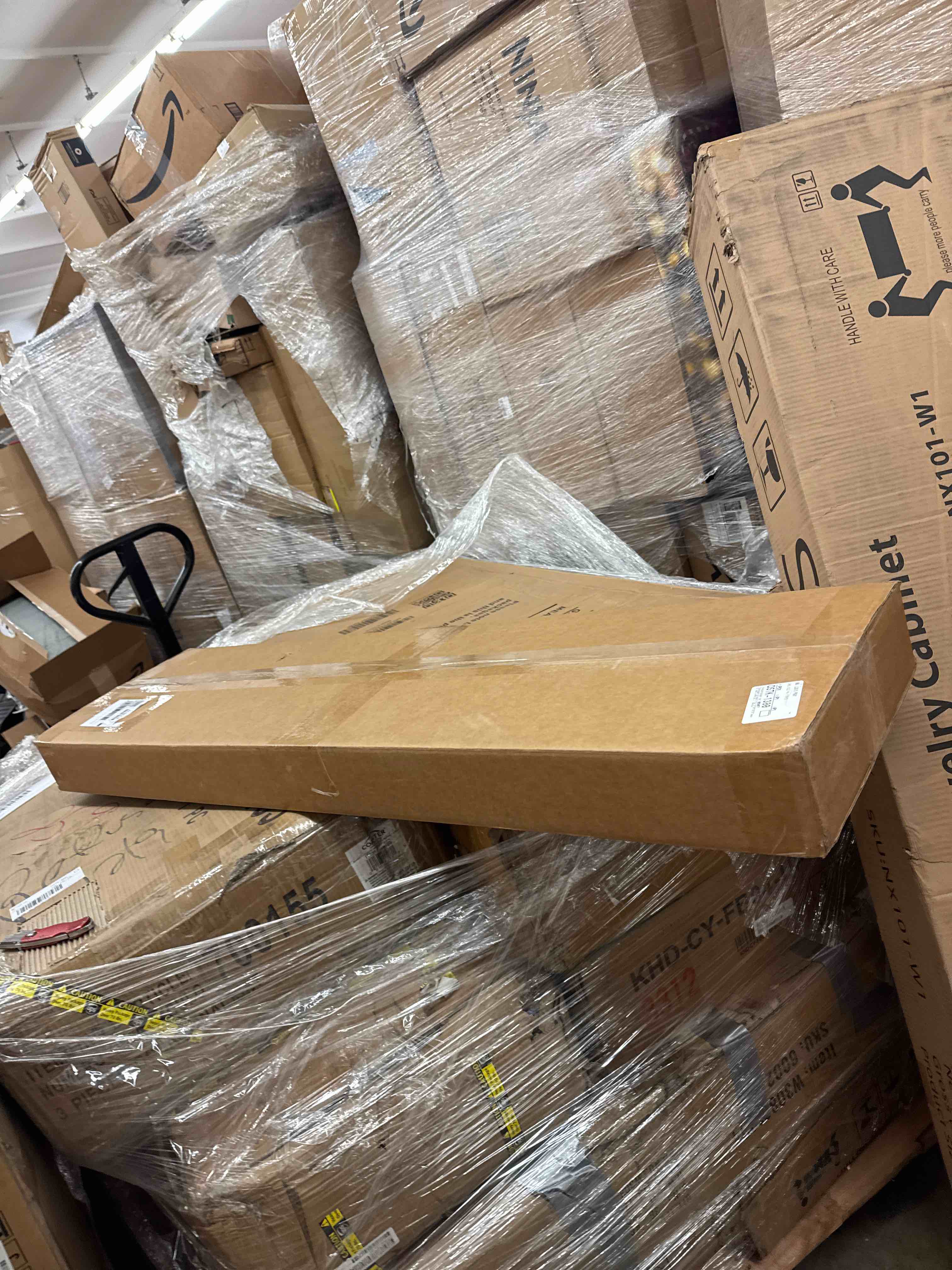 https://s3.amazonaws.com/lotting-images-prod/phillipi/PNK0432319_1738085105592.jpeg