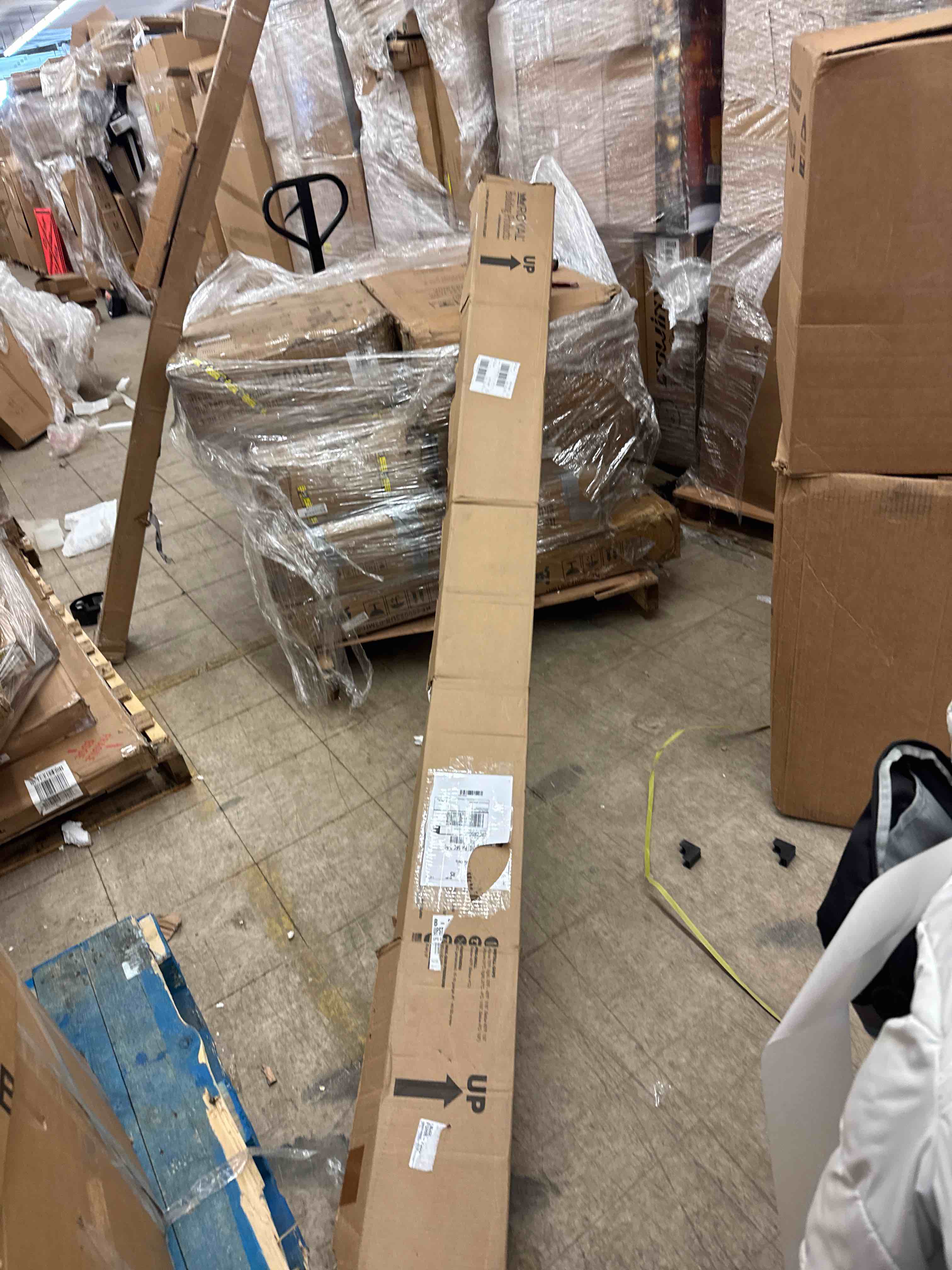 https://s3.amazonaws.com/lotting-images-prod/phillipi/PNK0432333_1738080505492.jpeg