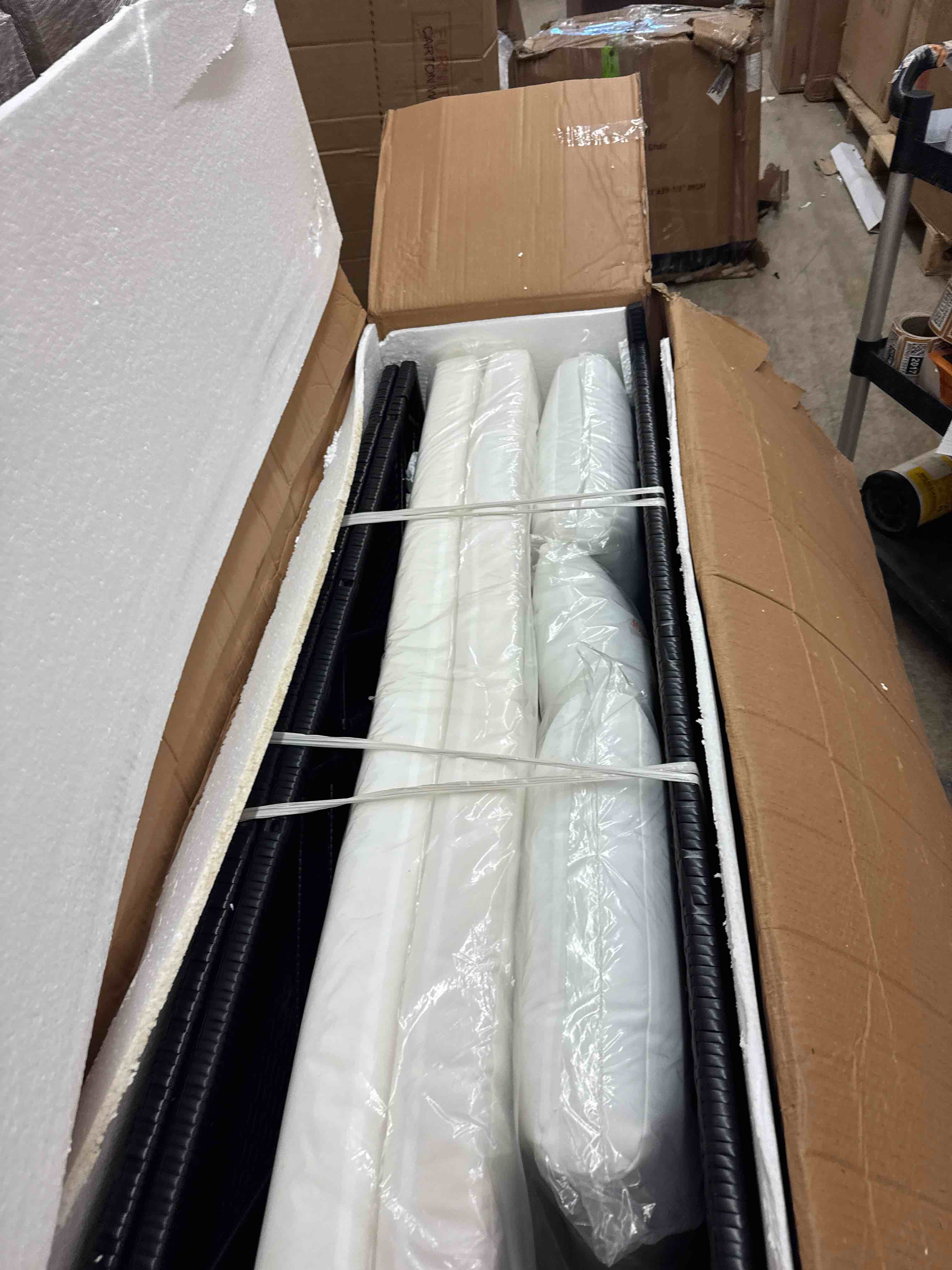 https://s3.amazonaws.com/lotting-images-prod/phillipi/PNK0432343_1738077719386.jpeg
