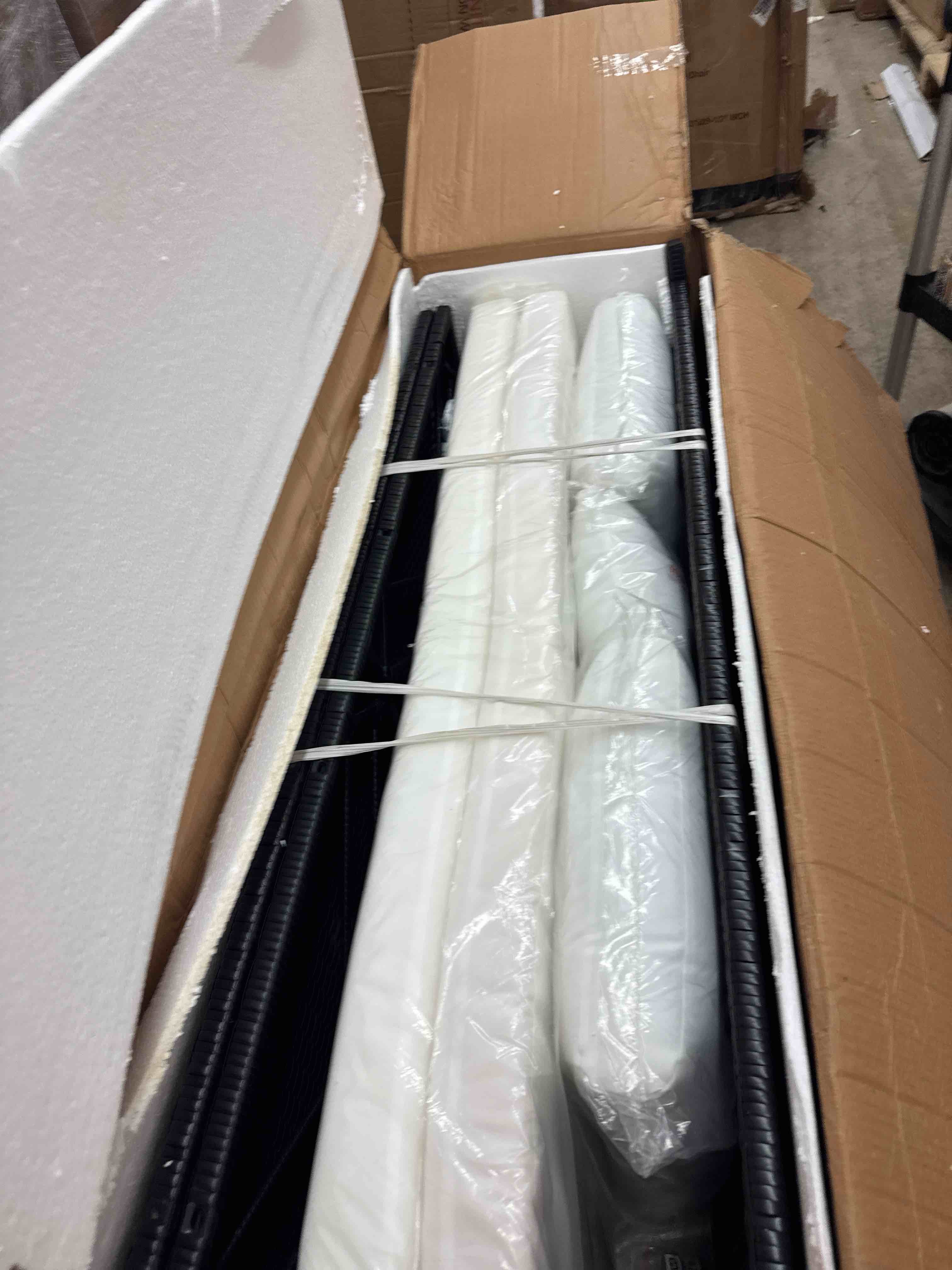 https://s3.amazonaws.com/lotting-images-prod/phillipi/PNK0432343_1738077720380.jpeg