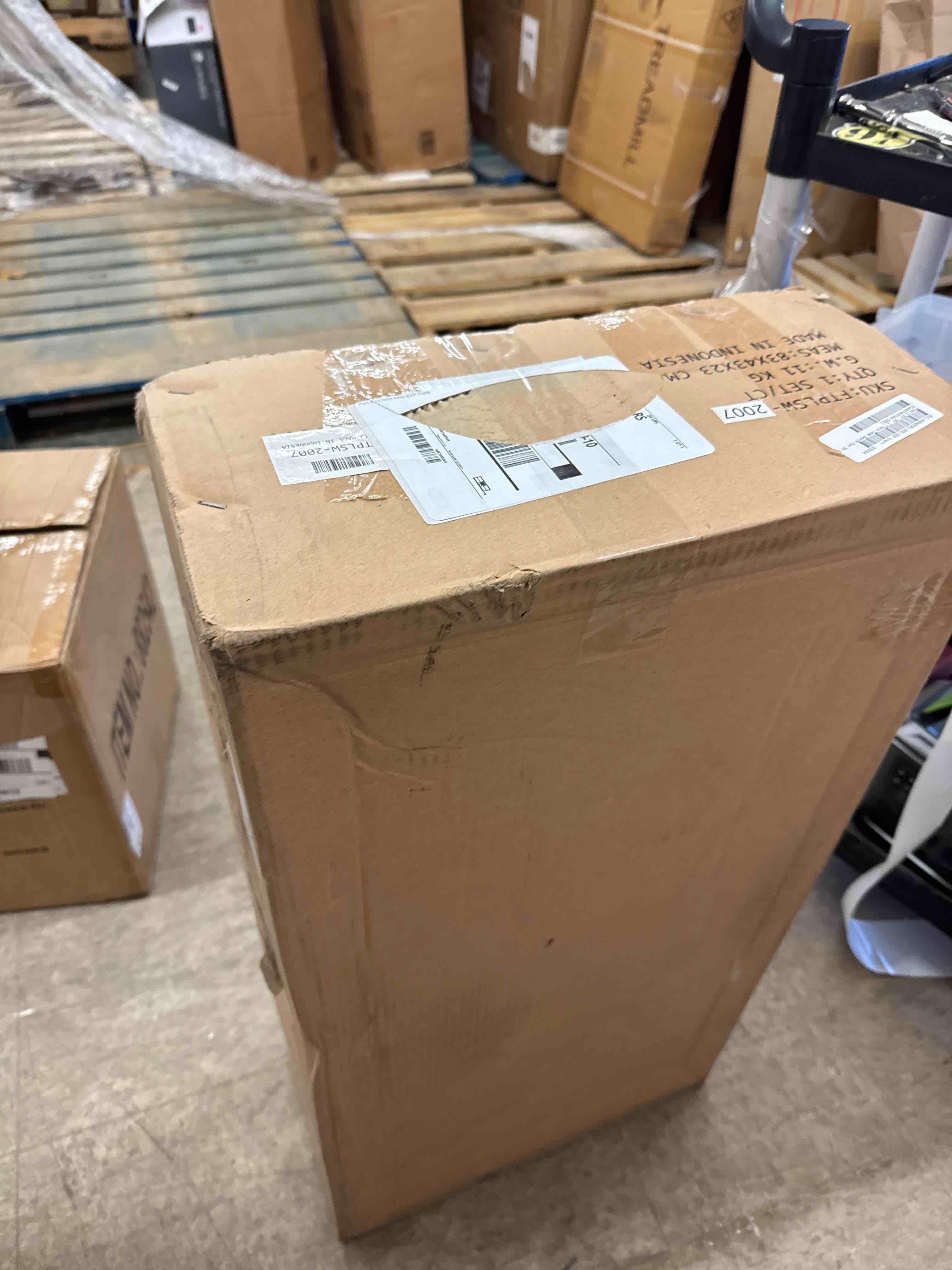 https://s3.amazonaws.com/lotting-images-prod/phillipi/PNK0432414_1737996840908.jpeg