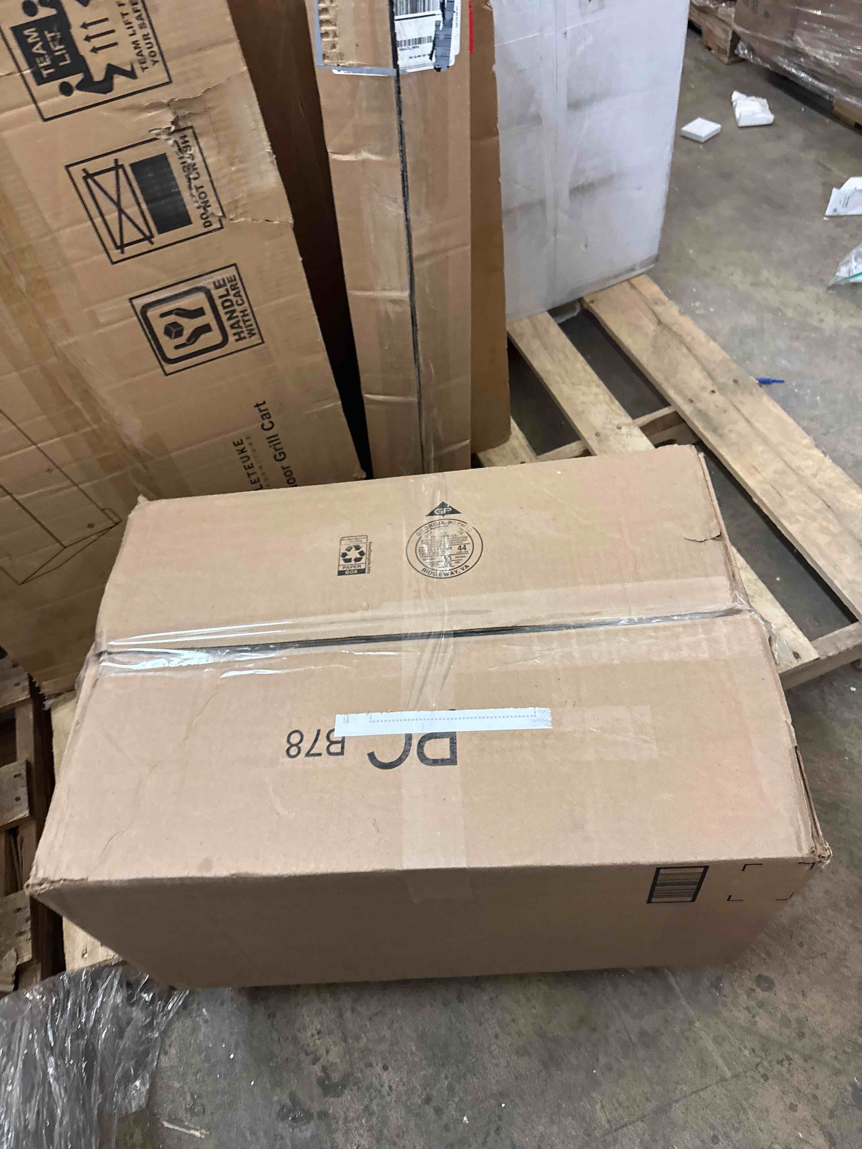 https://s3.amazonaws.com/lotting-images-prod/phillipi/PNK0432469_1737810850519.jpeg