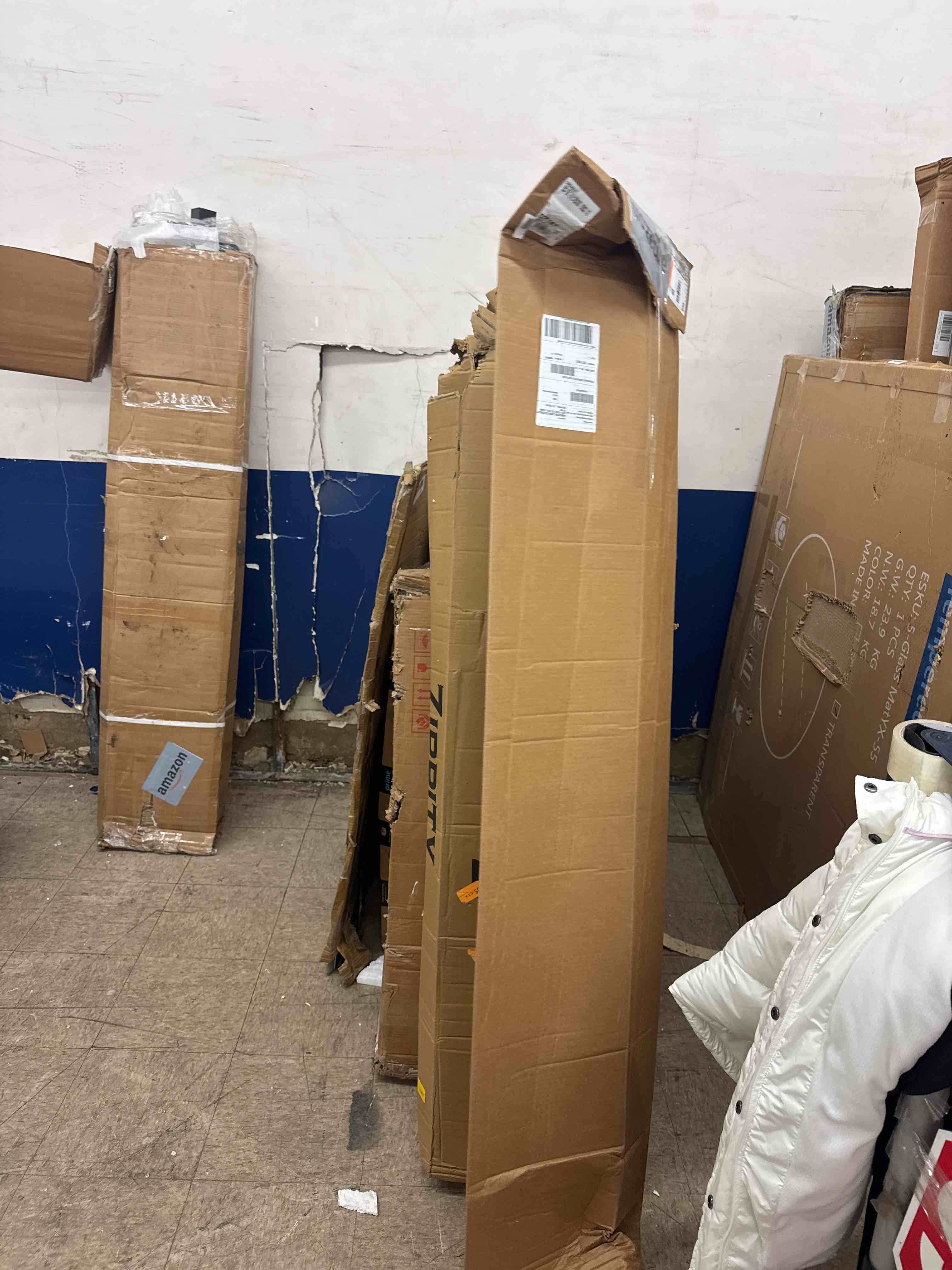https://s3.amazonaws.com/lotting-images-prod/phillipi/PNK0433095_1736345701371.jpeg