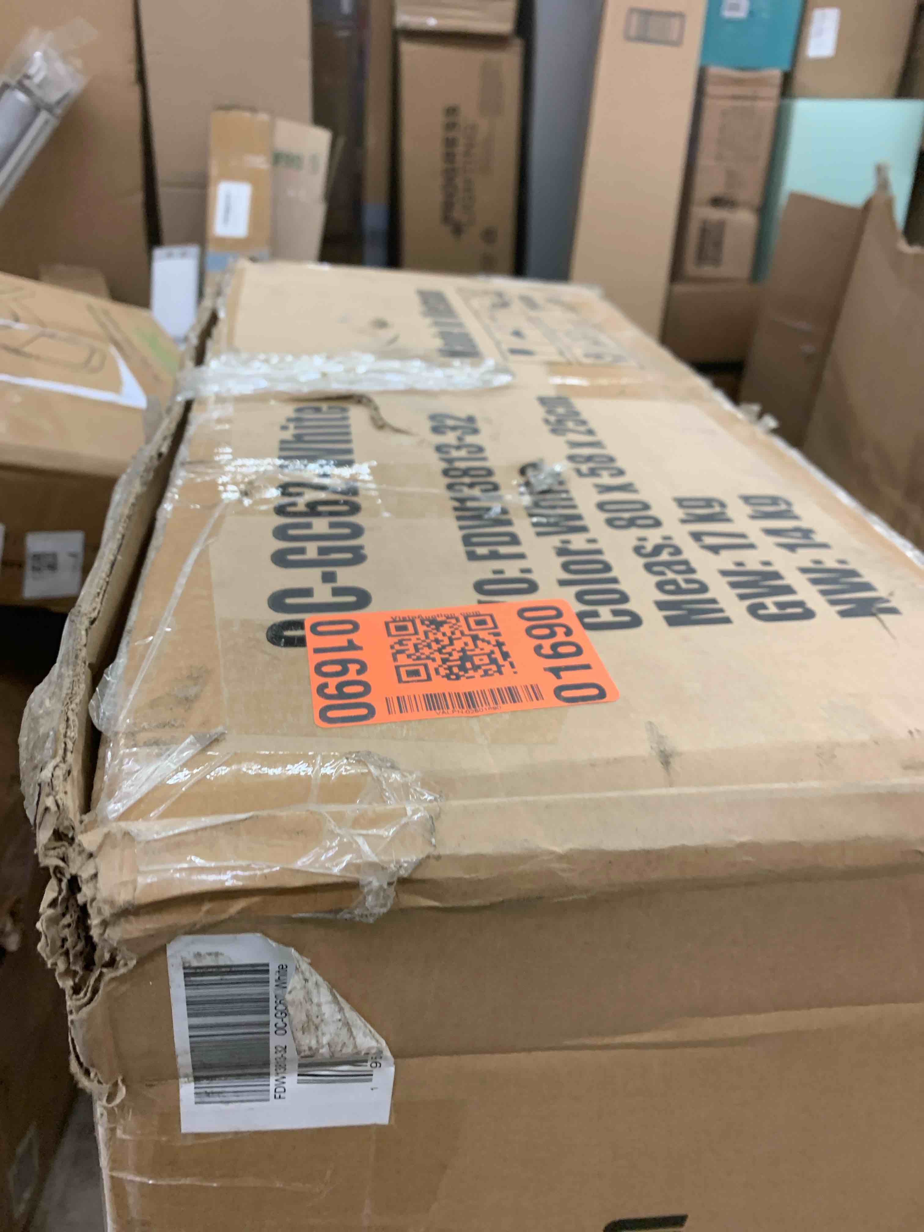https://s3.amazonaws.com/lotting-images-prod/phillipi/PNK0433426_1733516991217.jpeg