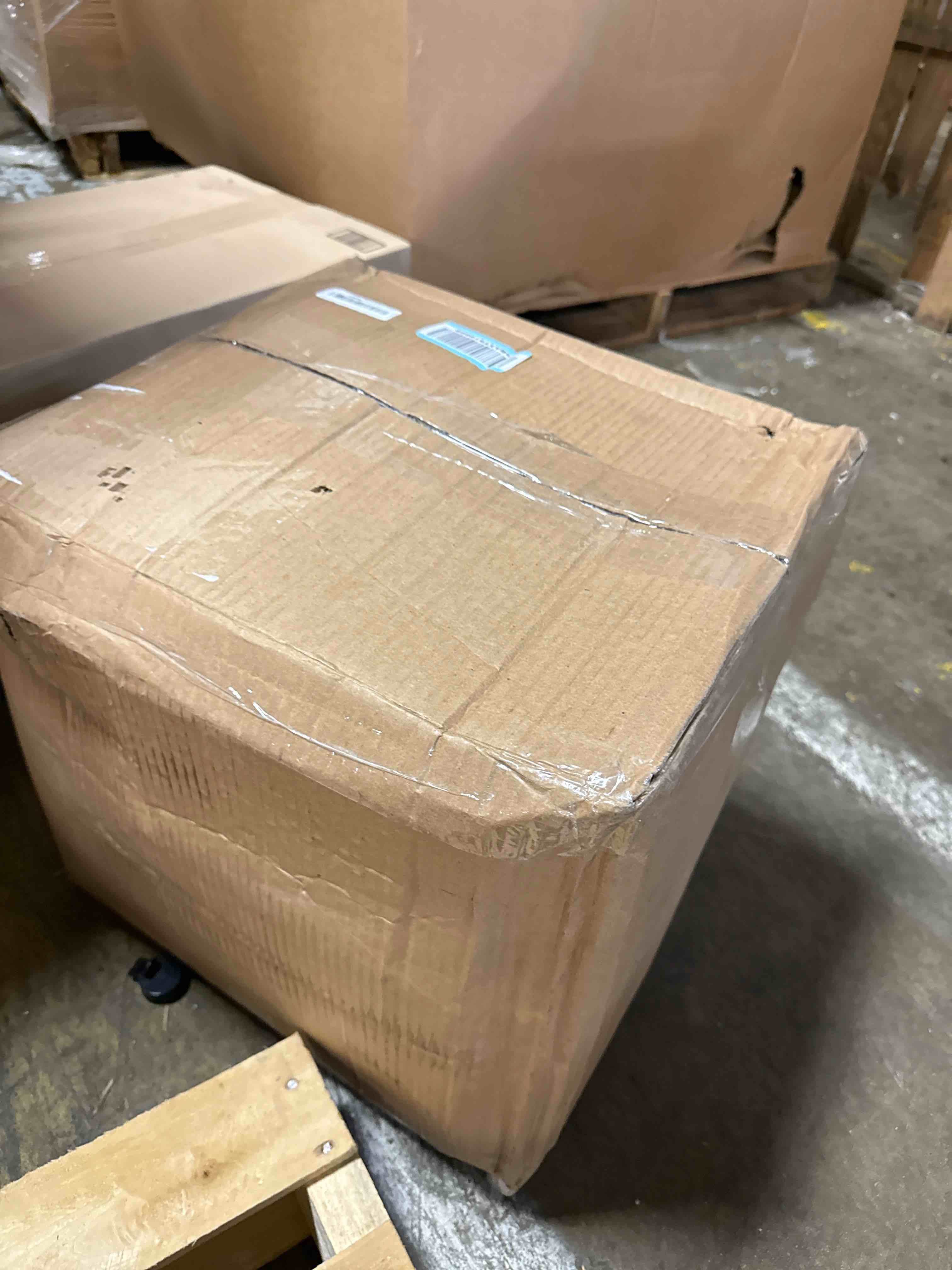 https://s3.amazonaws.com/lotting-images-prod/phillipi/PNK3520816_1750430914231.jpeg