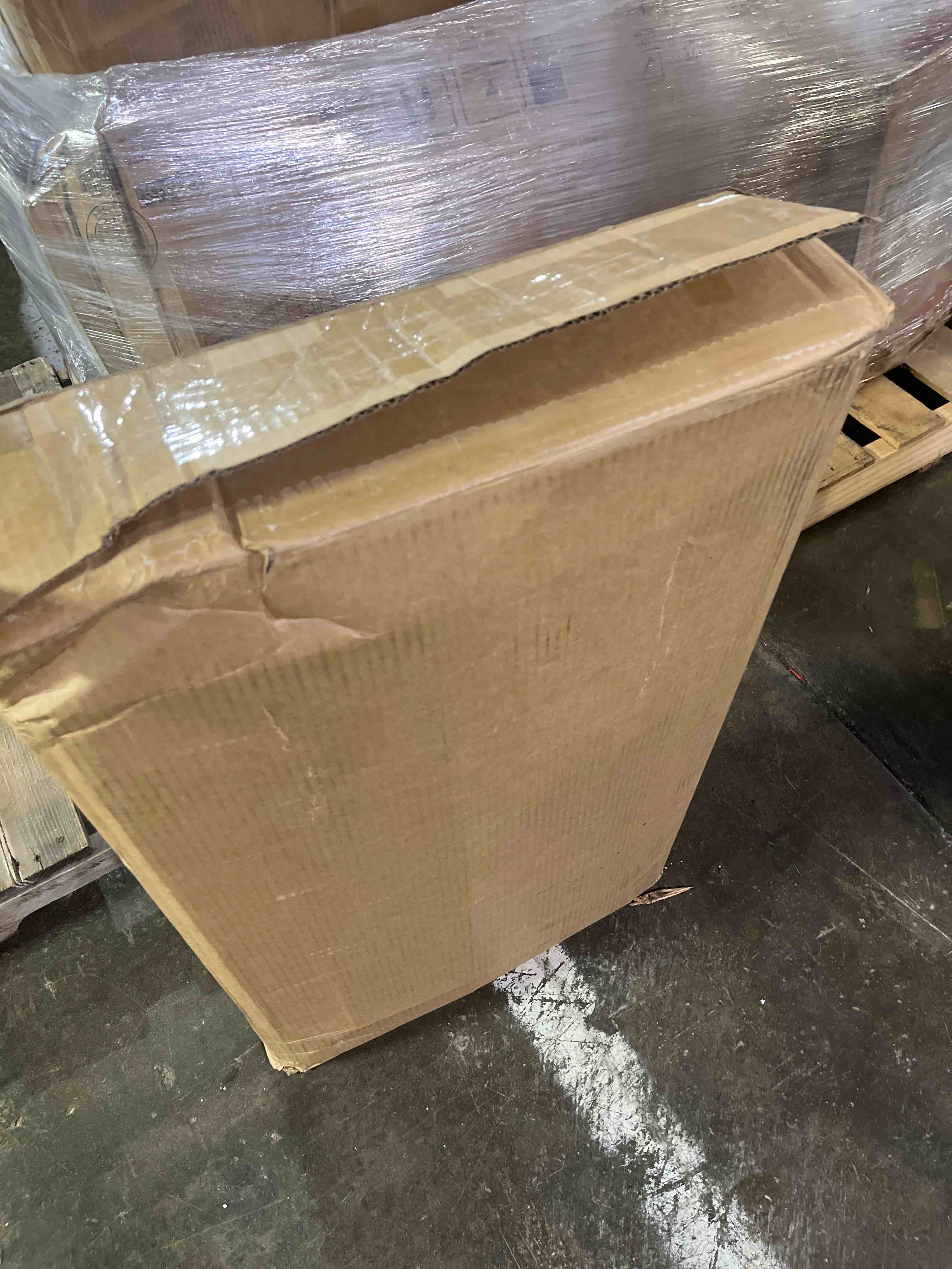 https://s3.amazonaws.com/lotting-images-prod/phillipi/PNK3521387_1751467239119.jpeg