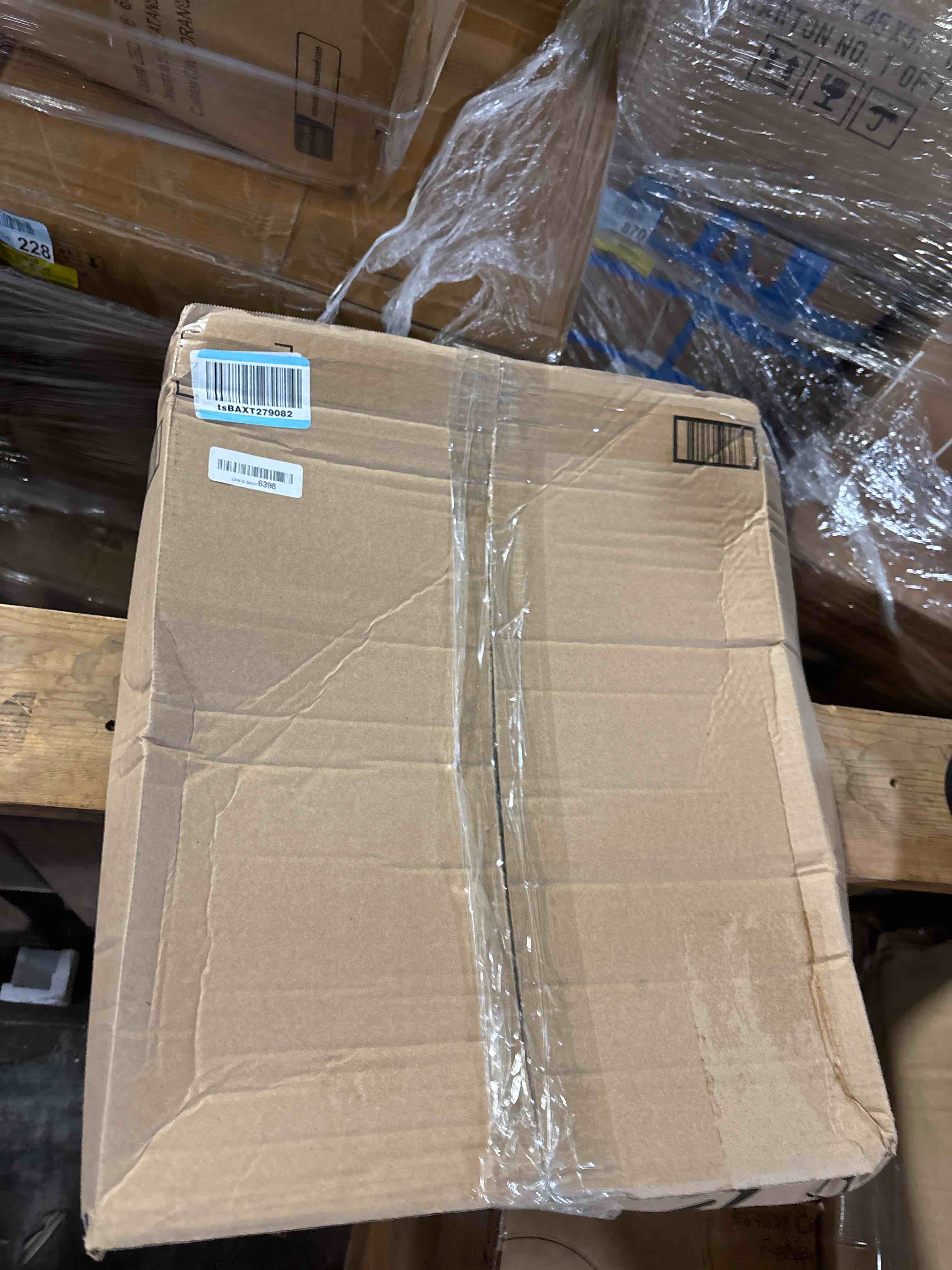 https://s3.amazonaws.com/lotting-images-prod/phillipi/PNK3521833_1750945170939.jpeg