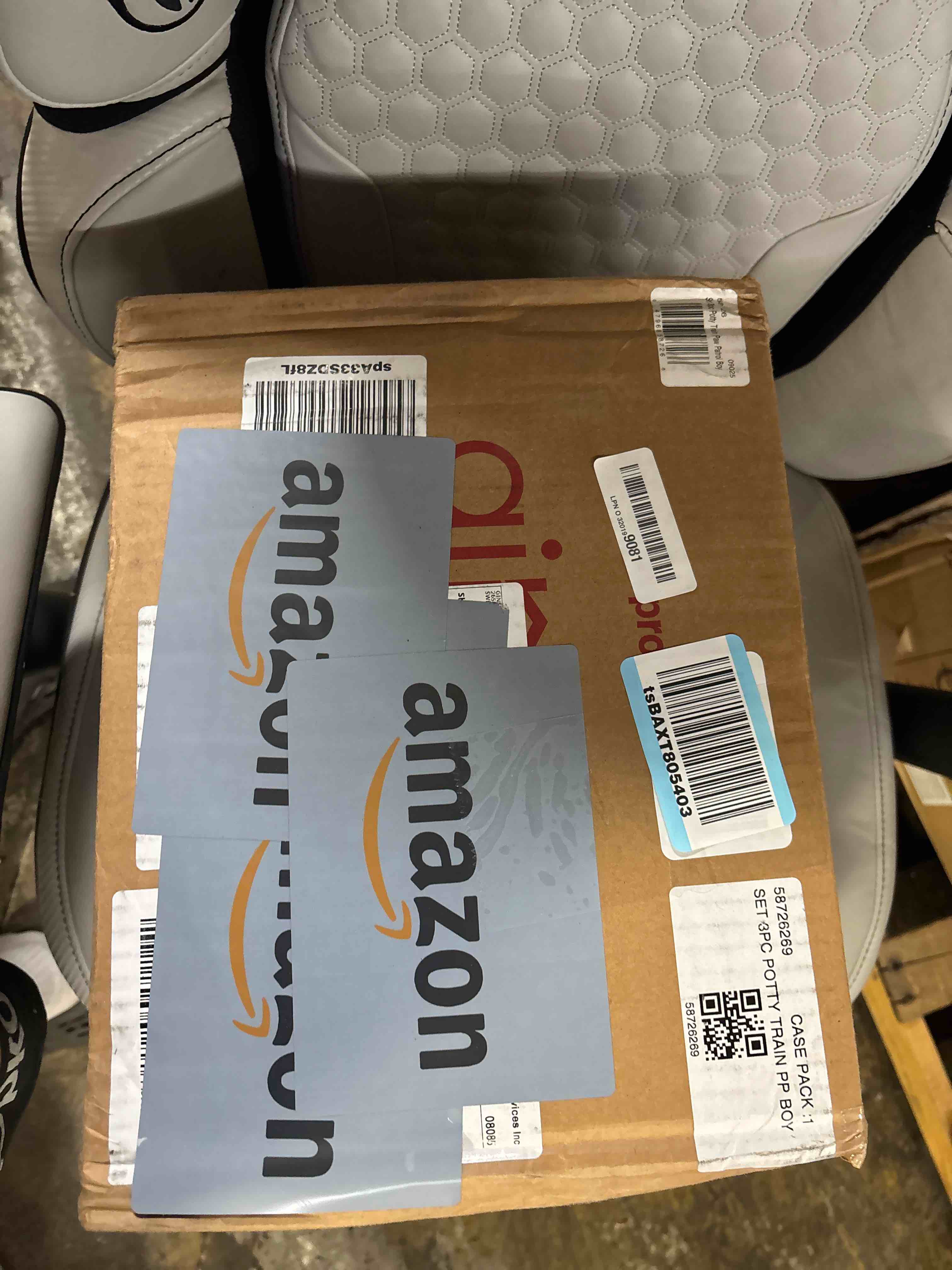 https://s3.amazonaws.com/lotting-images-prod/phillipi/PNK3521837_1750944692093.jpeg
