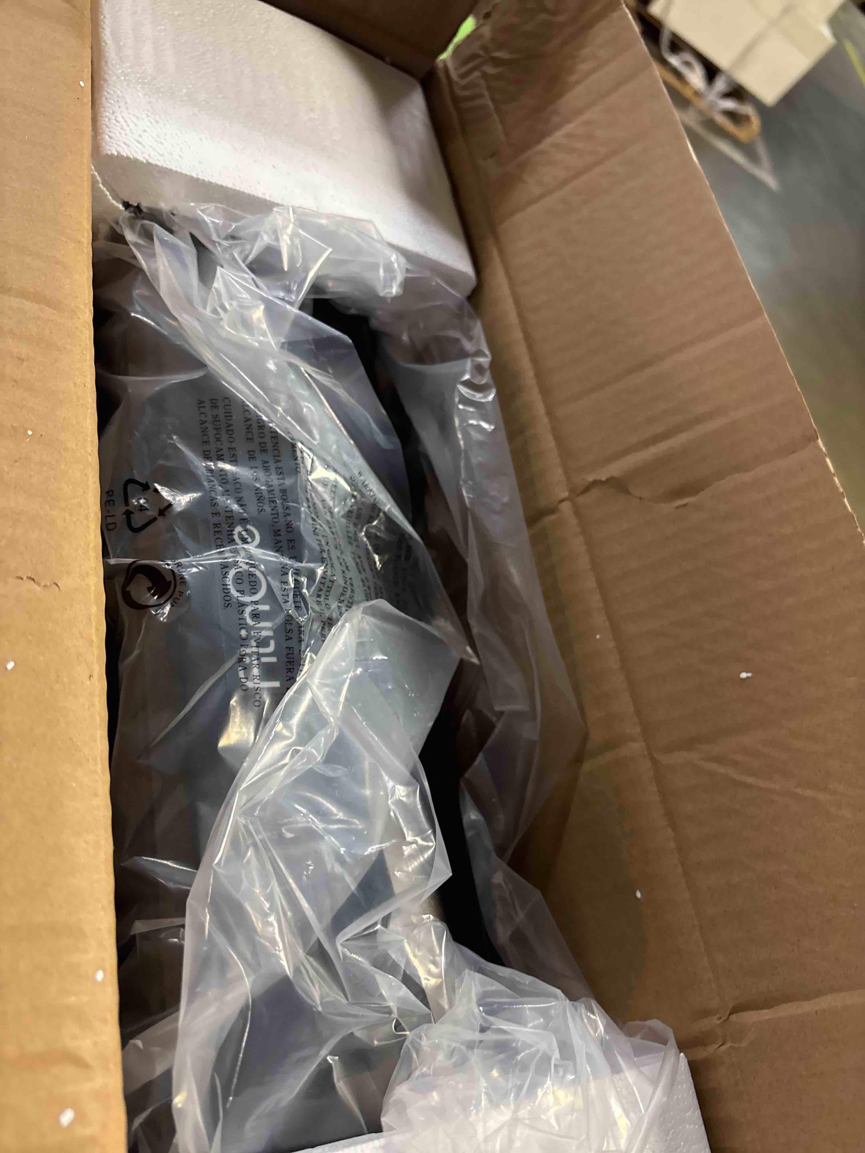 https://s3.amazonaws.com/lotting-images-prod/phillipi/PNK3521839_1750944586834.jpeg