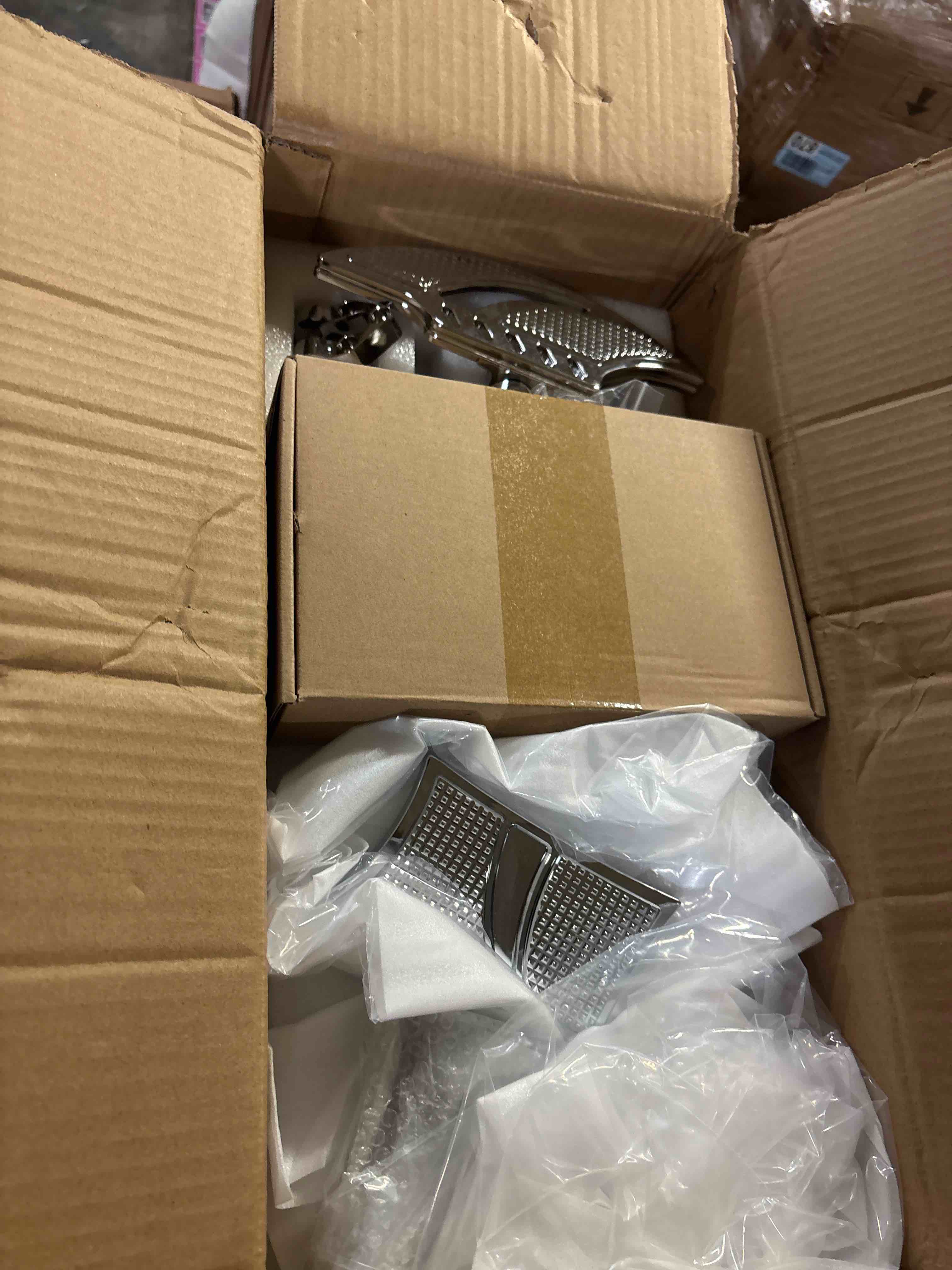 https://s3.amazonaws.com/lotting-images-prod/phillipi/PNK3521871_1750942438655.jpeg