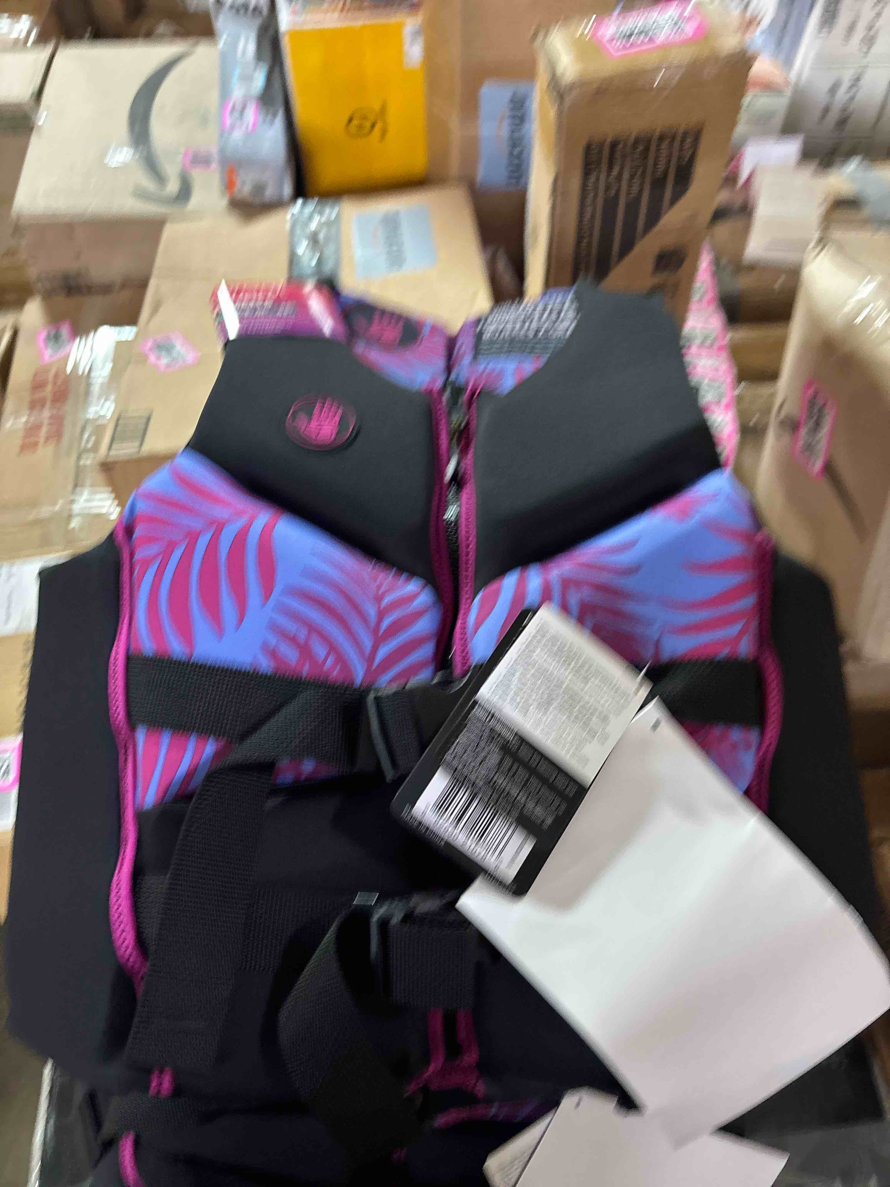 https://s3.amazonaws.com/lotting-images-prod/phillipi/PNK3521934_1750971217290.jpeg