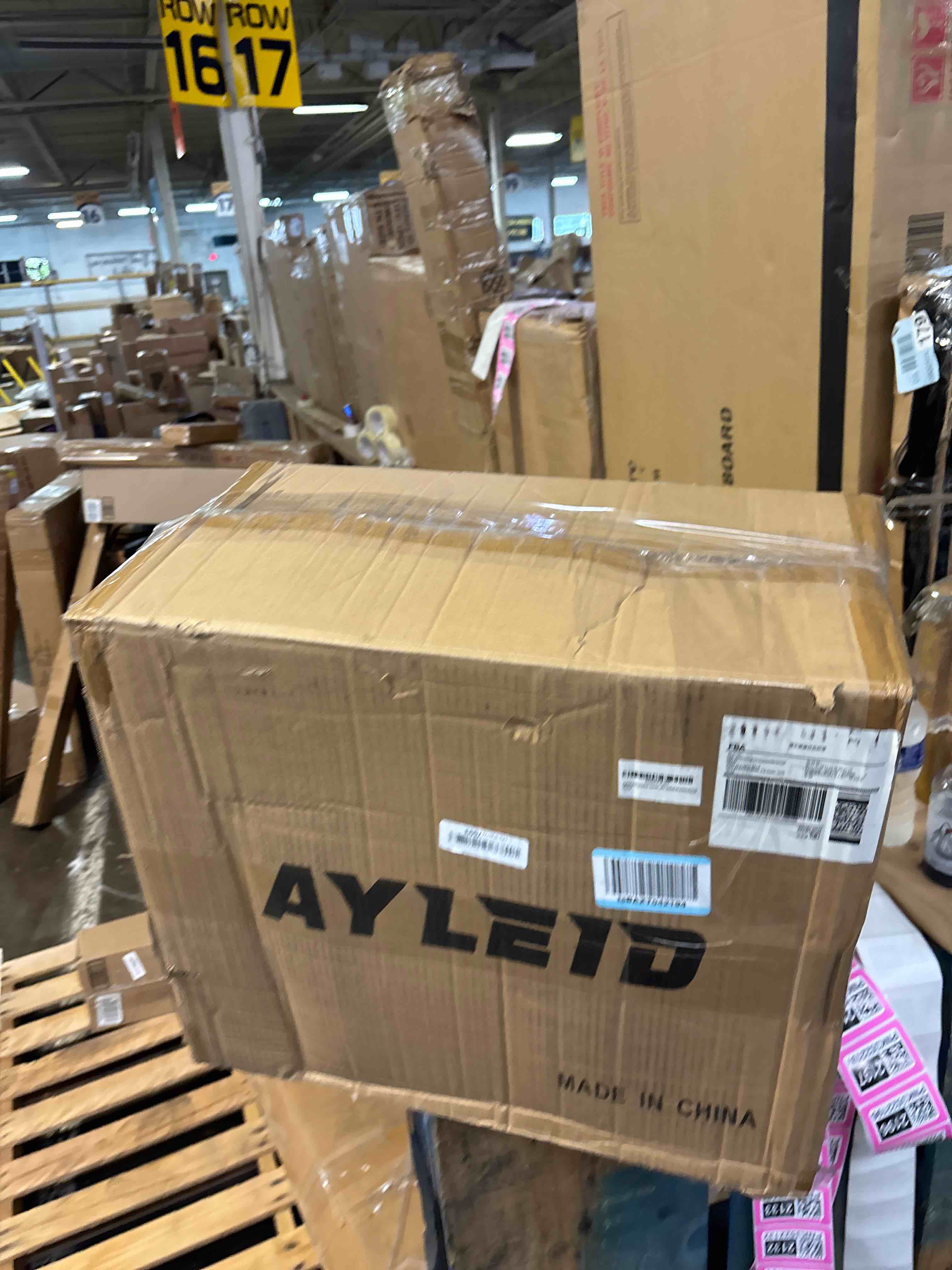 https://s3.amazonaws.com/lotting-images-prod/phillipi/PNK3521981_1751027012544.jpeg