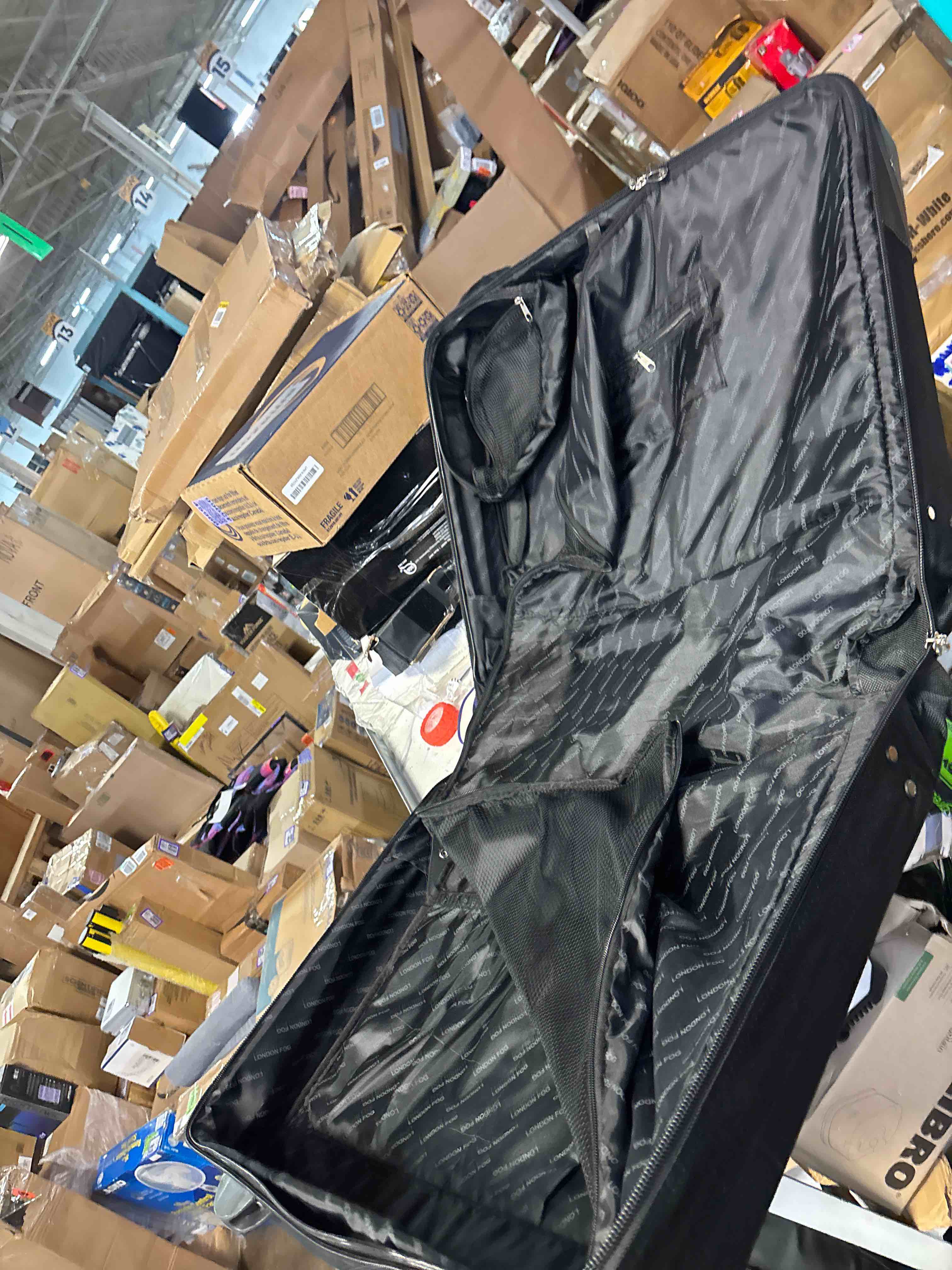 https://s3.amazonaws.com/lotting-images-prod/phillipi/PNK3522059_1751041406219.jpeg