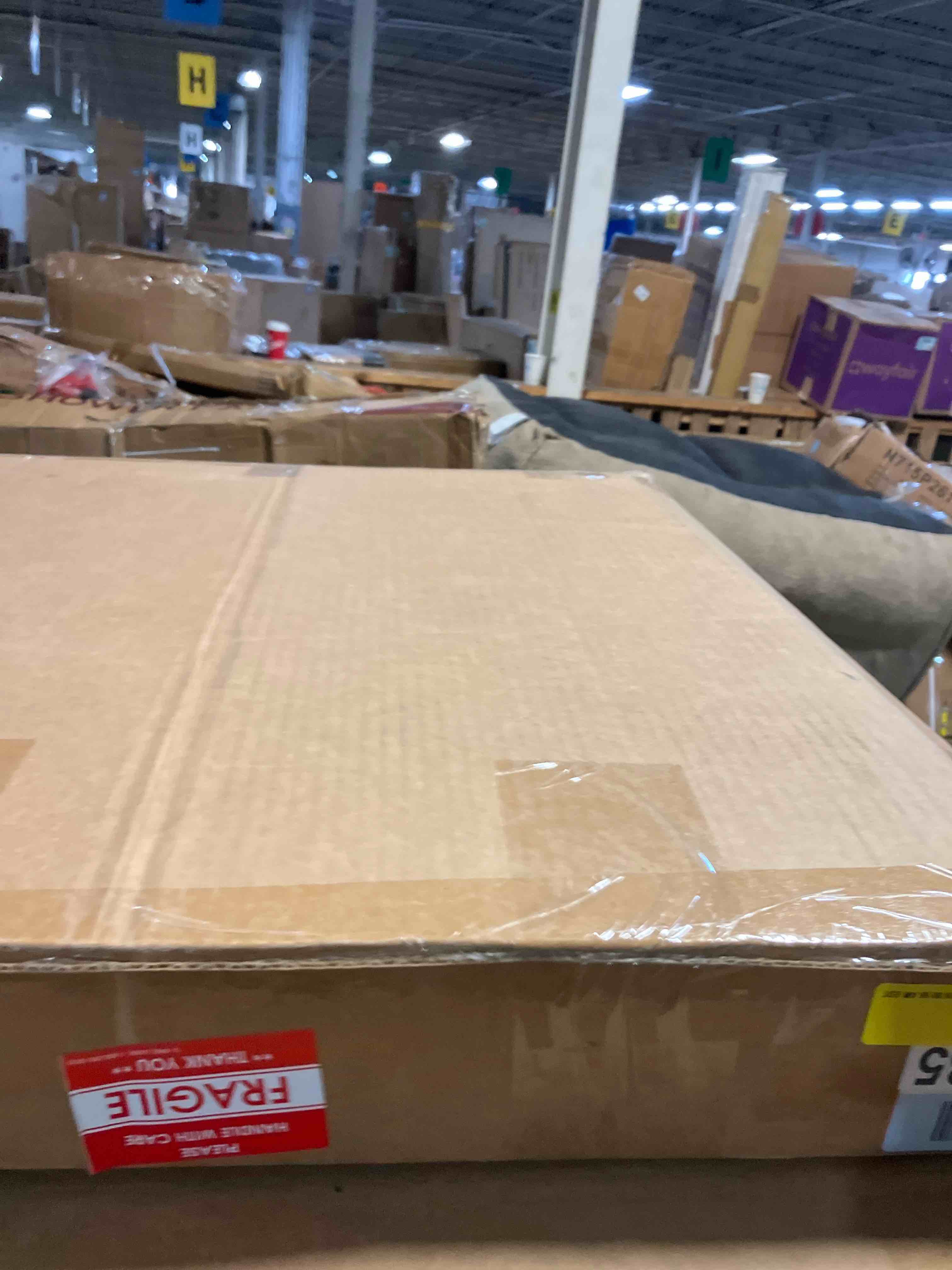 https://s3.amazonaws.com/lotting-images-prod/phillipi/PNK3522284_1751400752475.jpeg