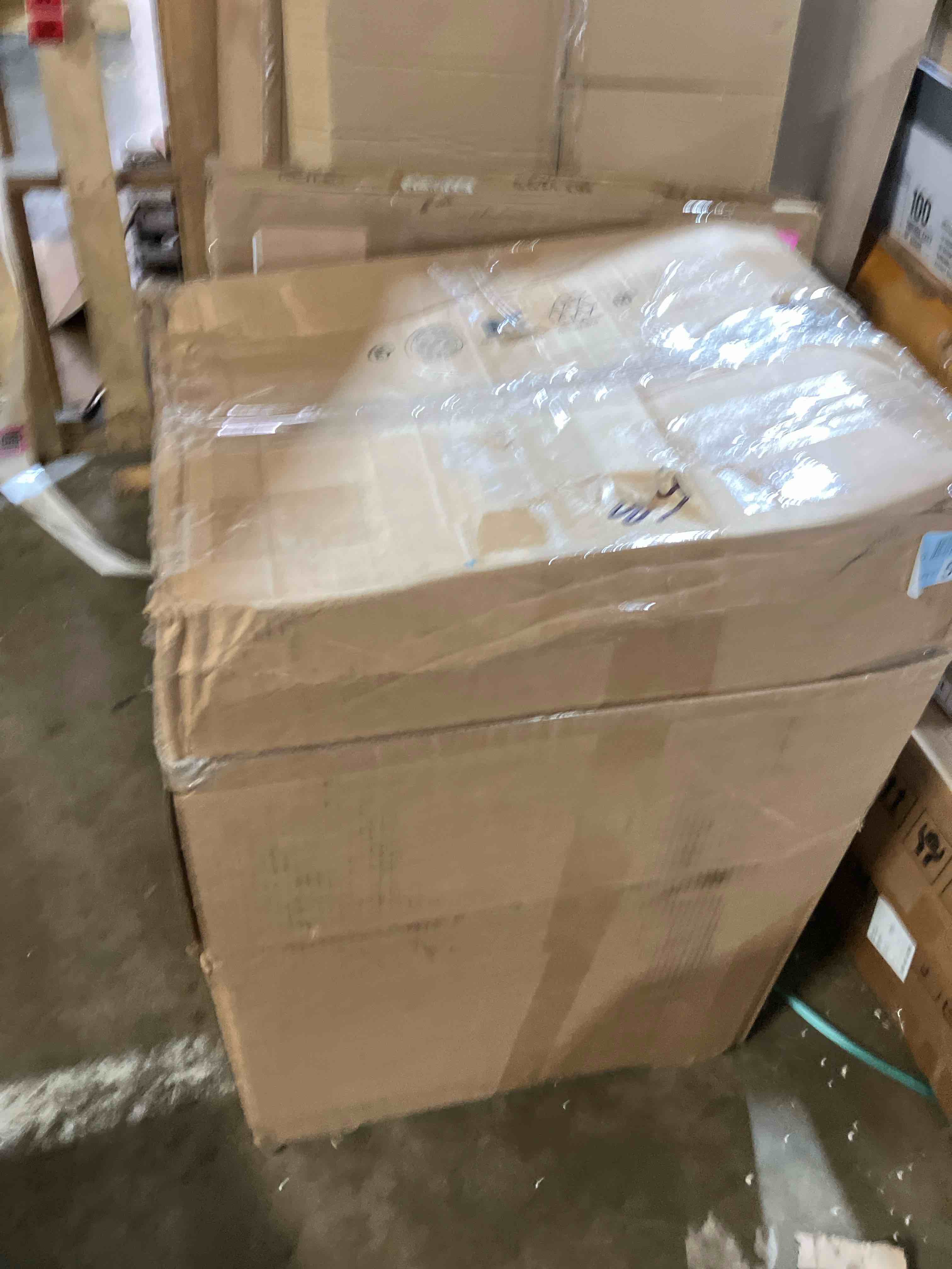 https://s3.amazonaws.com/lotting-images-prod/phillipi/PNK3522288_1751395924511.jpeg