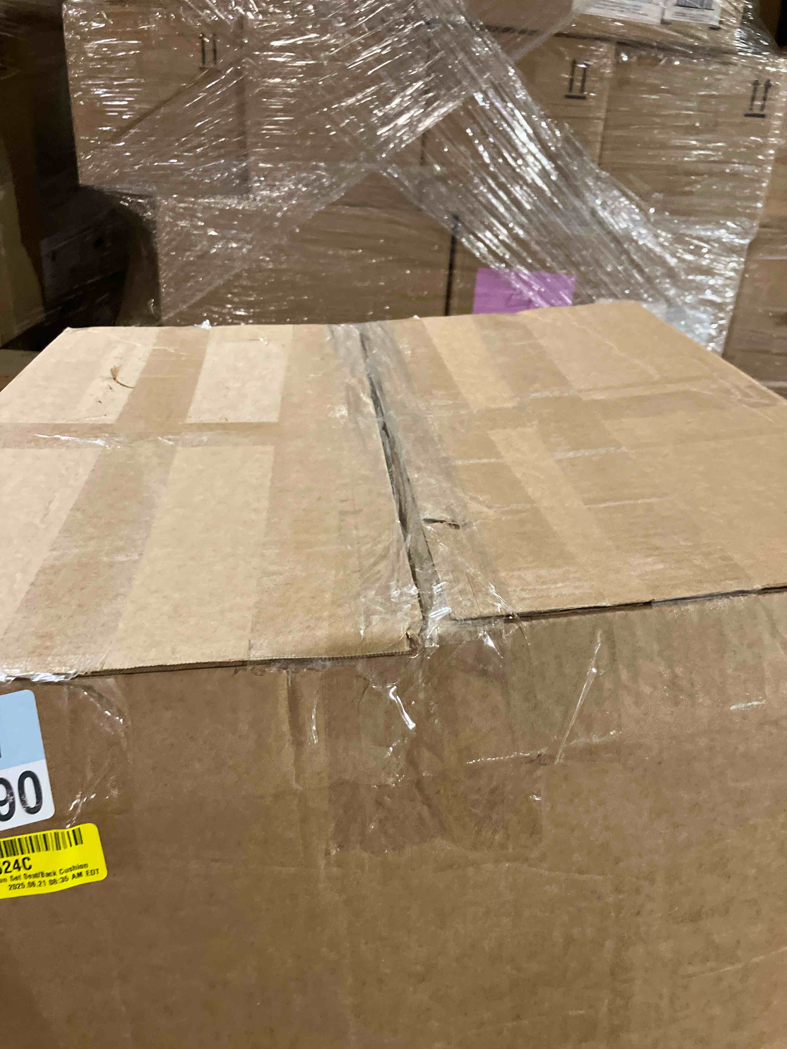 https://s3.amazonaws.com/lotting-images-prod/phillipi/PNK3522313_1751379774744.jpeg