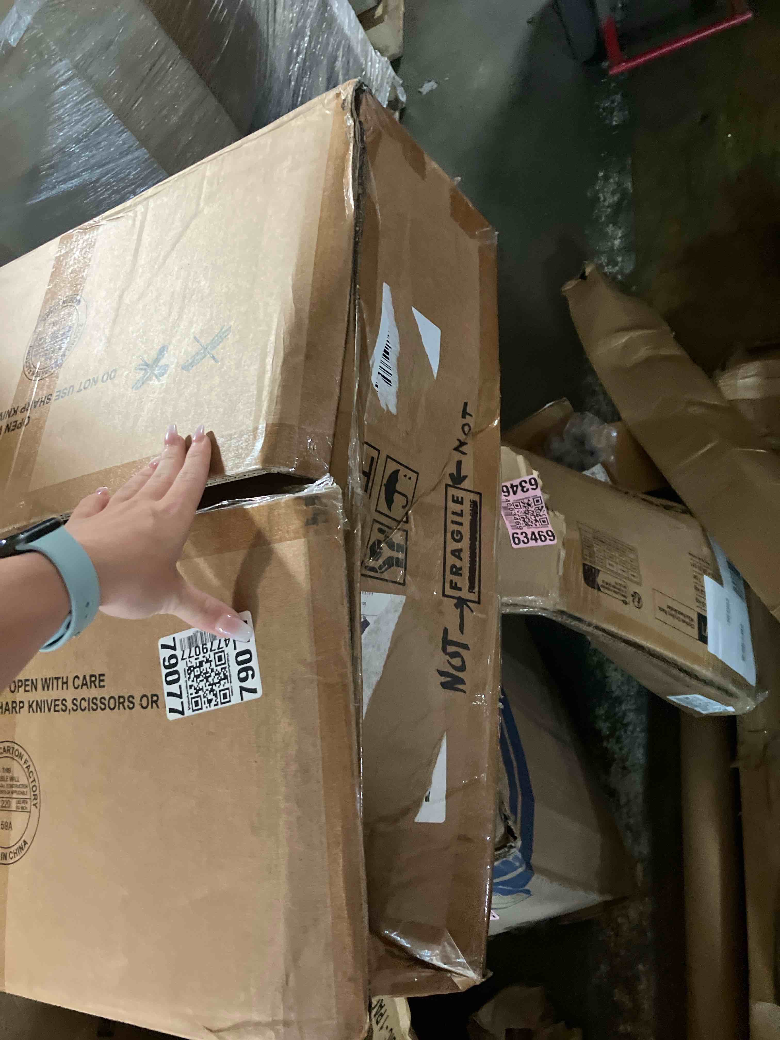 https://s3.amazonaws.com/lotting-images-prod/phillipi/PNK3522850_1751473899000.jpeg