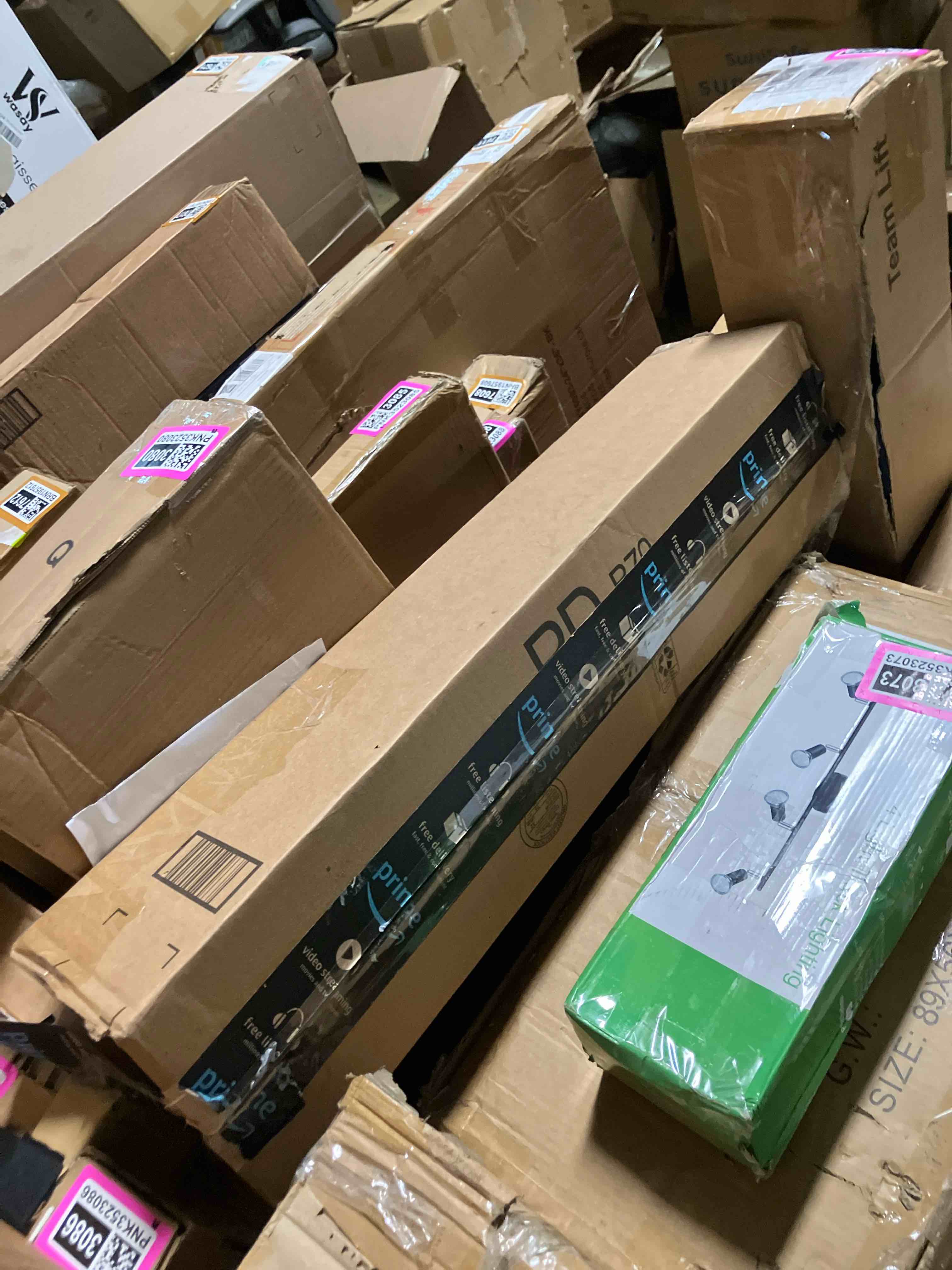 https://s3.amazonaws.com/lotting-images-prod/phillipi/PNK3523069_1746815612488.jpeg