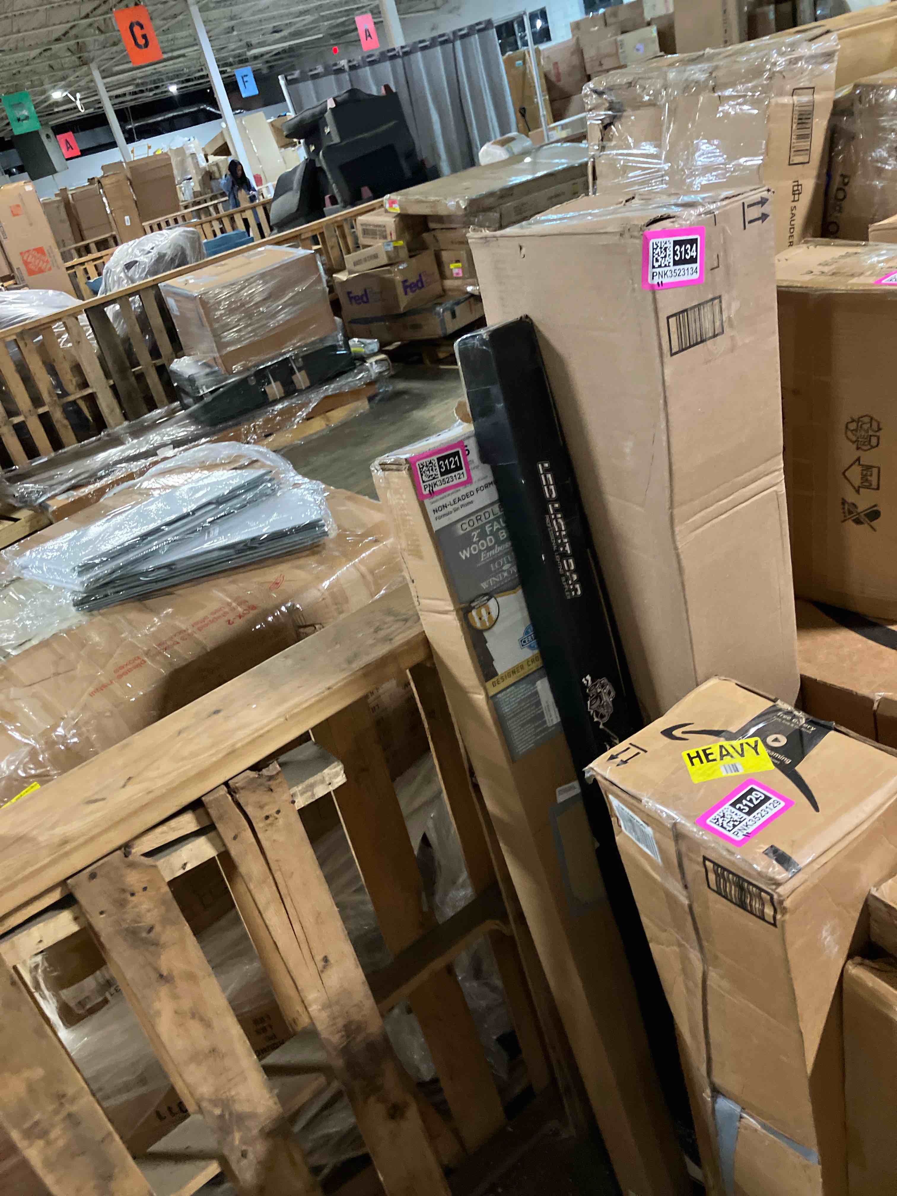https://s3.amazonaws.com/lotting-images-prod/phillipi/PNK3523120_1746825582091.jpeg