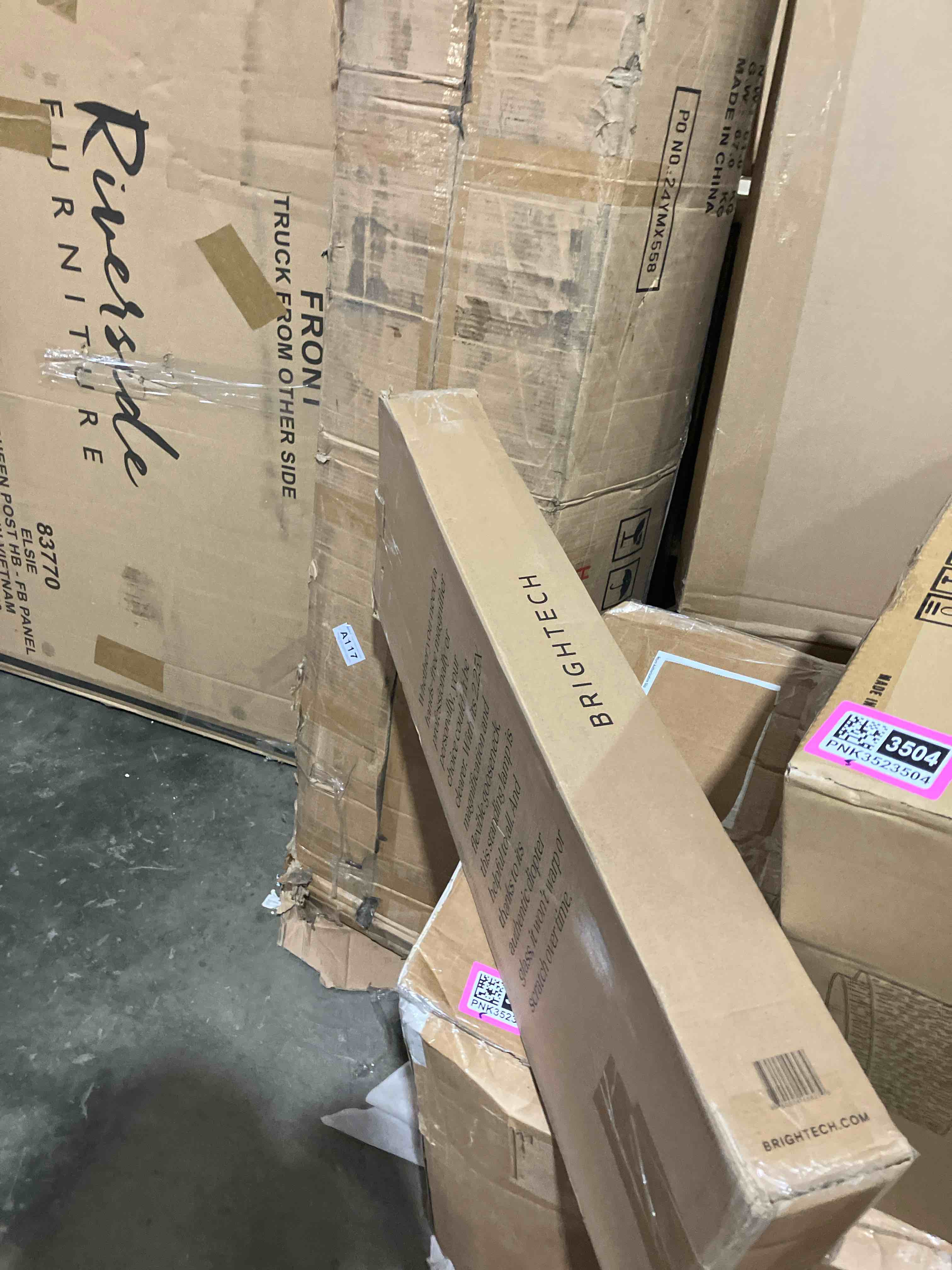 https://s3.amazonaws.com/lotting-images-prod/phillipi/PNK3523502_1747077722274.jpeg