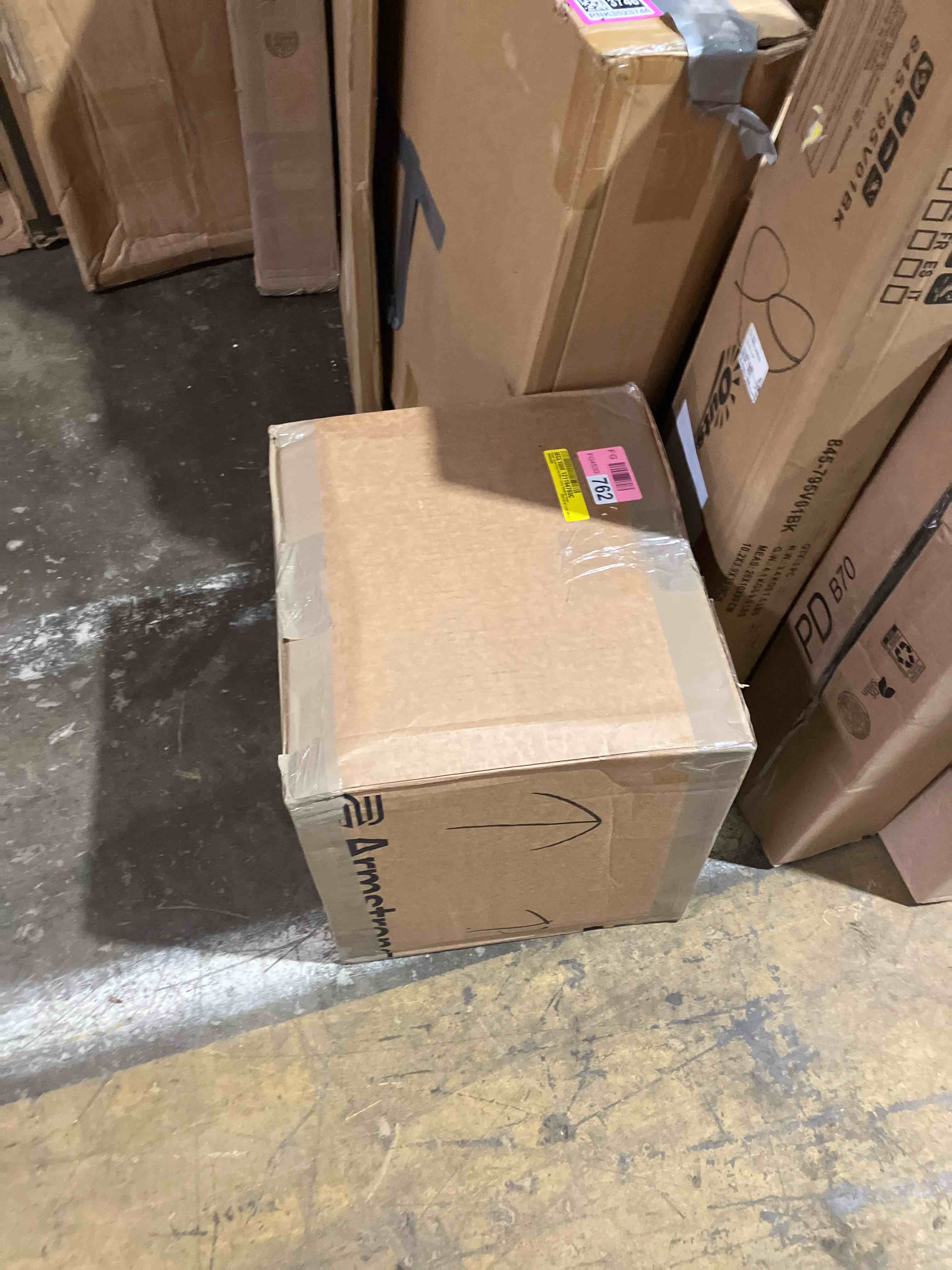 https://s3.amazonaws.com/lotting-images-prod/phillipi/PNK3523737_1747149427184.jpeg