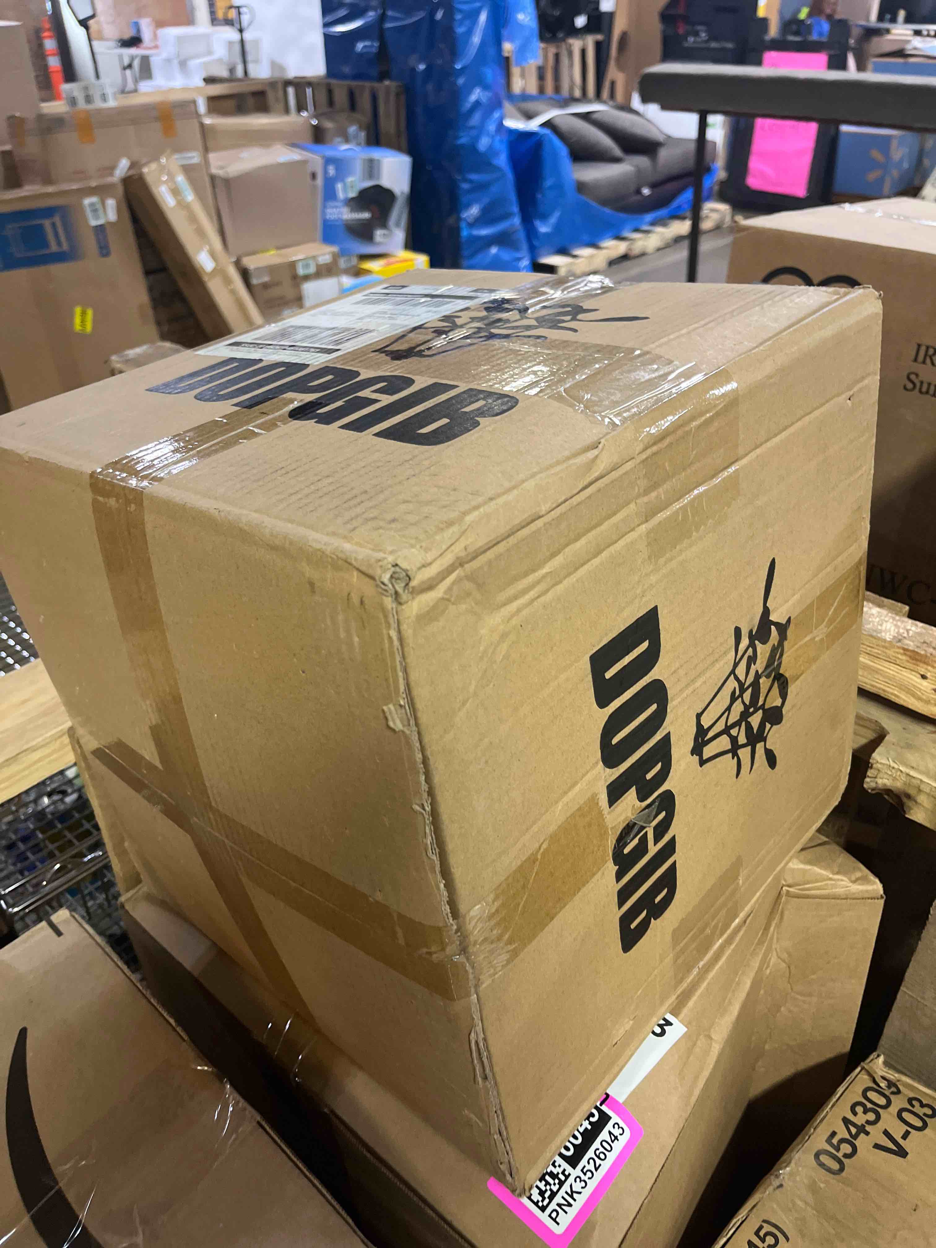 https://s3.amazonaws.com/lotting-images-prod/phillipi/PNK3526031_1751049102127.jpeg