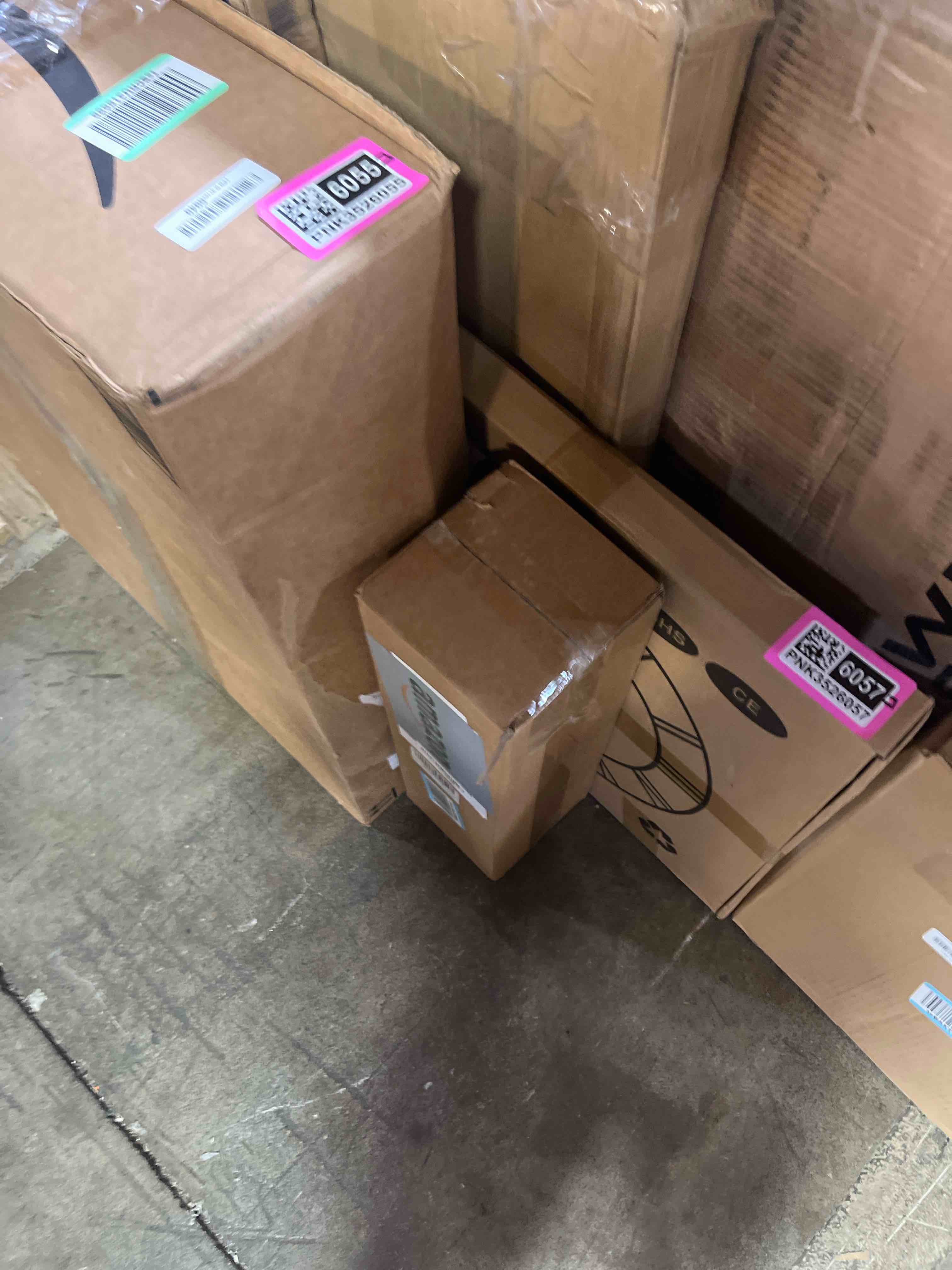https://s3.amazonaws.com/lotting-images-prod/phillipi/PNK3526054_1751048180260.jpeg