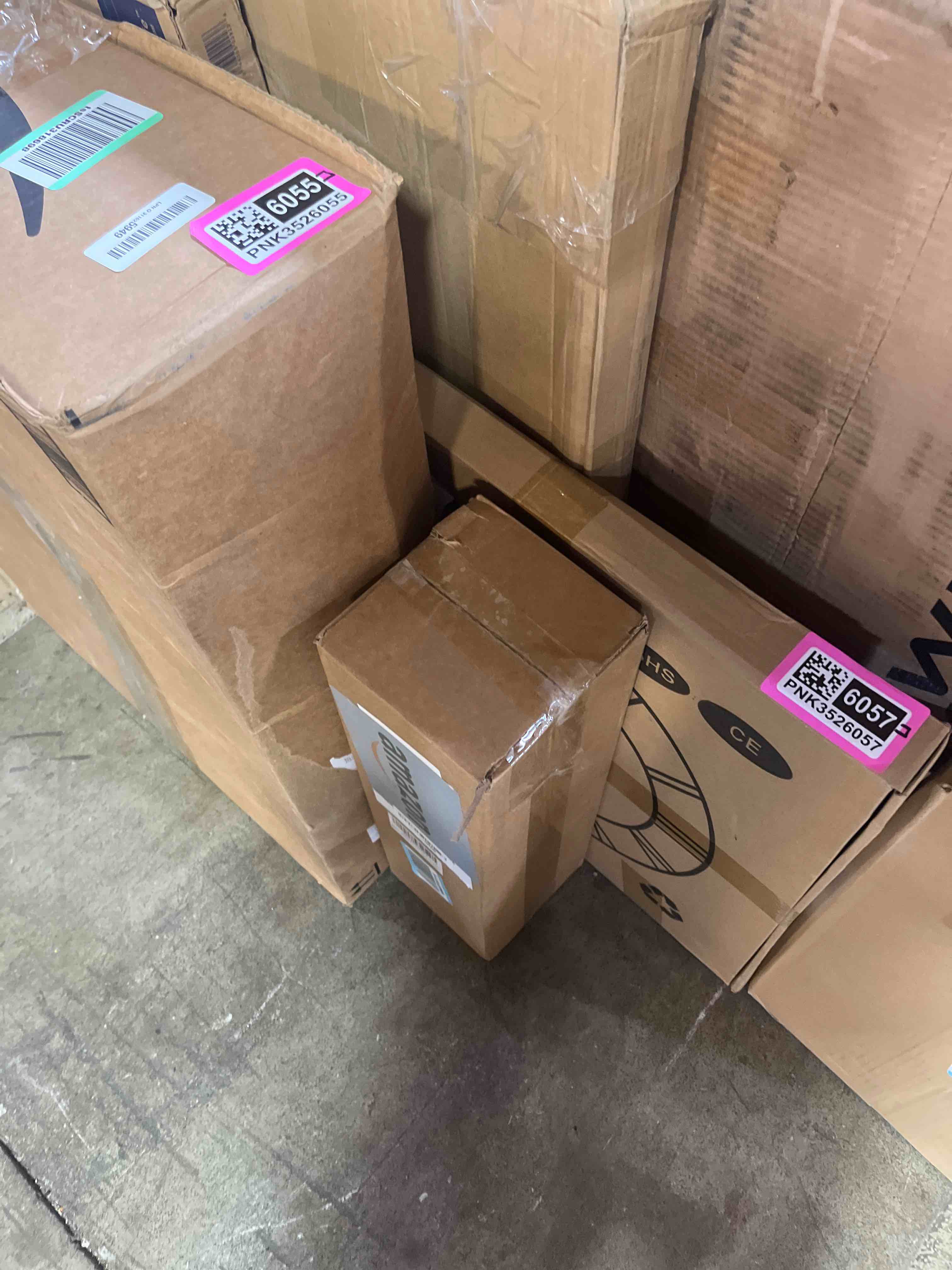 https://s3.amazonaws.com/lotting-images-prod/phillipi/PNK3526054_1751048181377.jpeg