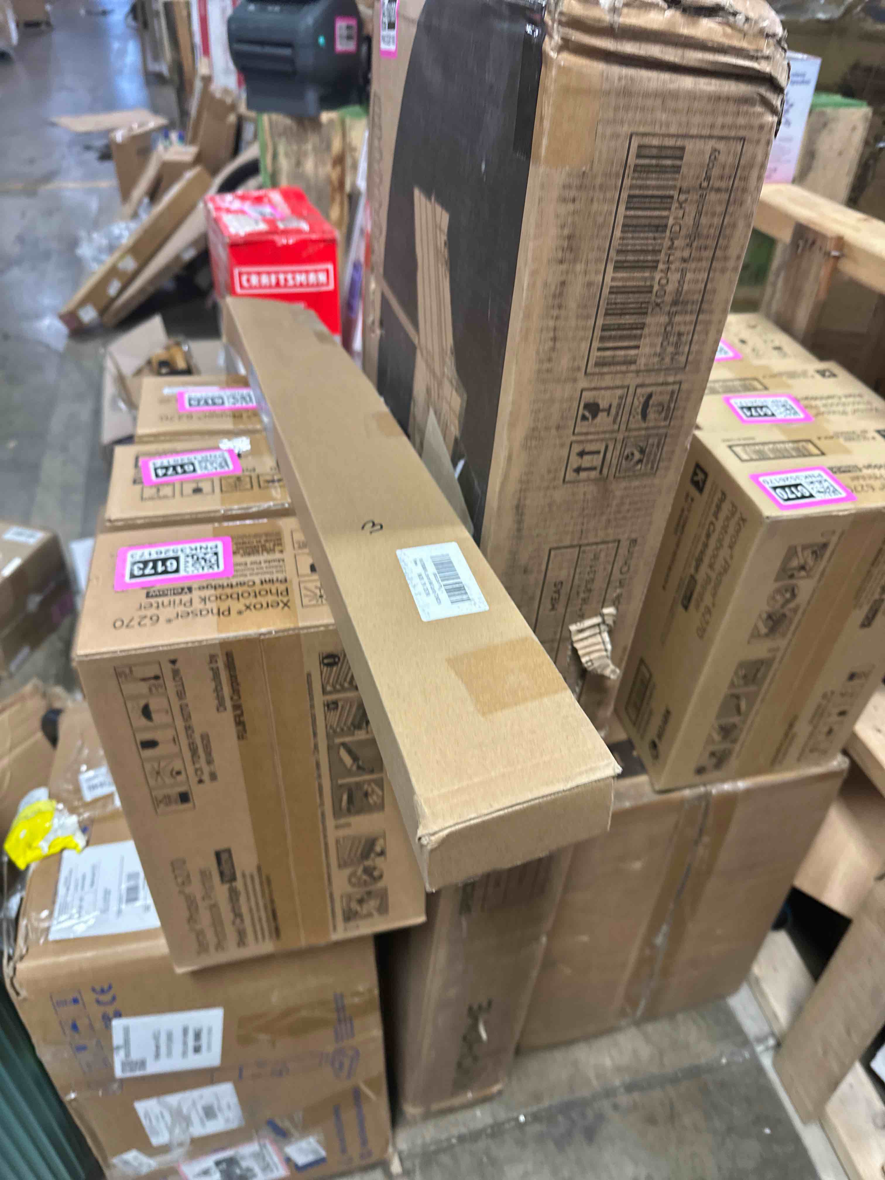 https://s3.amazonaws.com/lotting-images-prod/phillipi/PNK3526176_1751988702479.jpeg