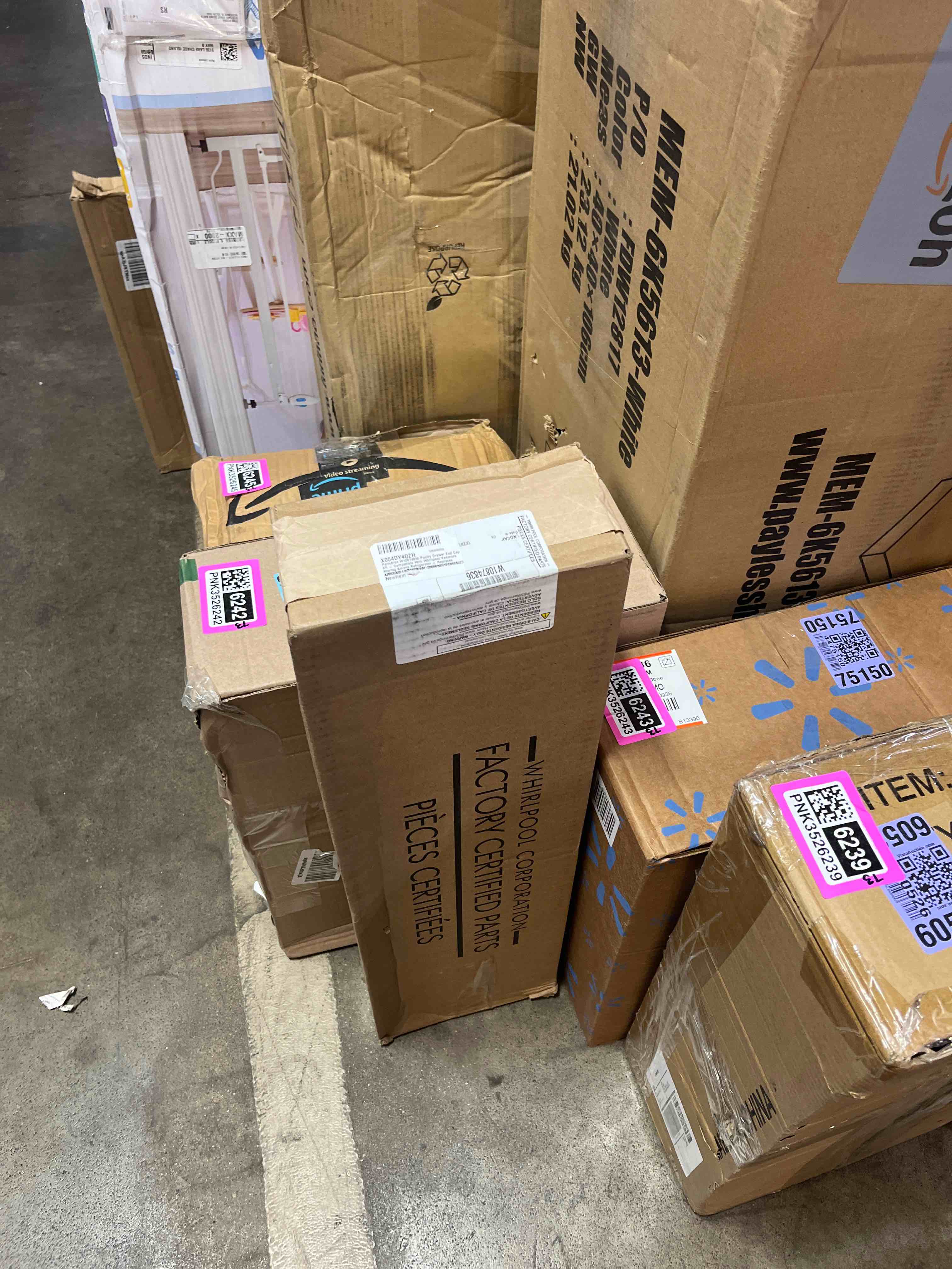 https://s3.amazonaws.com/lotting-images-prod/phillipi/PNK3526238_1751995248158.jpeg