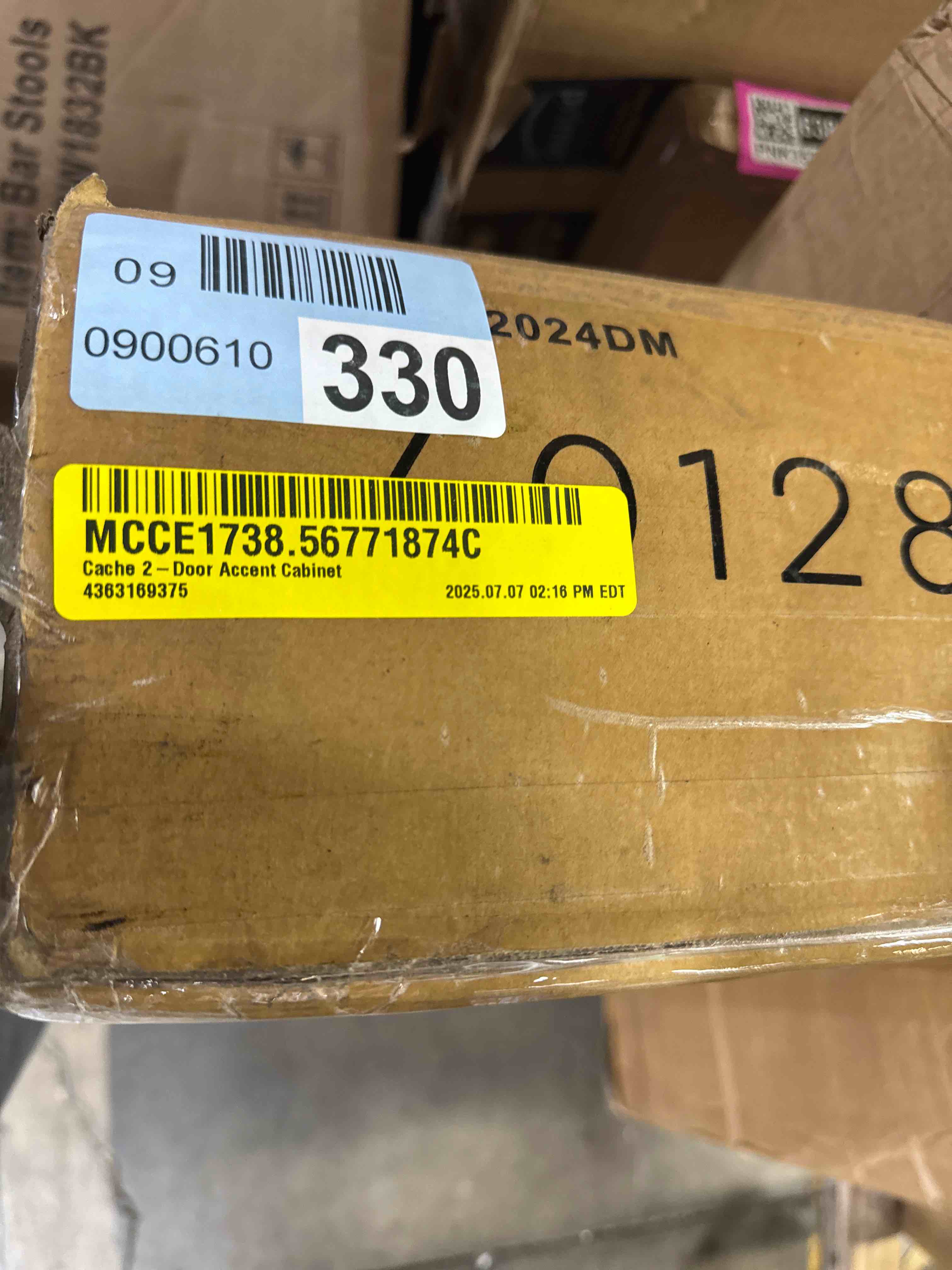 https://s3.amazonaws.com/lotting-images-prod/phillipi/PNK3526387_1752676565479.jpeg