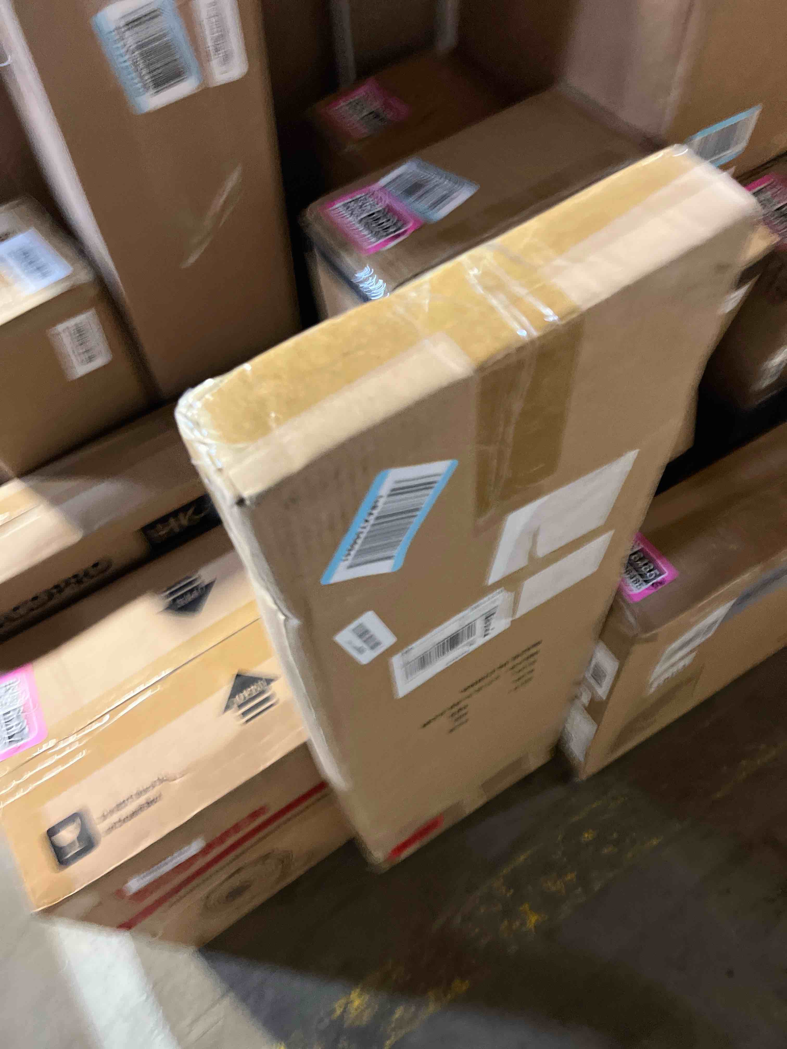 https://s3.amazonaws.com/lotting-images-prod/phillipi/PNK3526483_1753721073942.jpeg