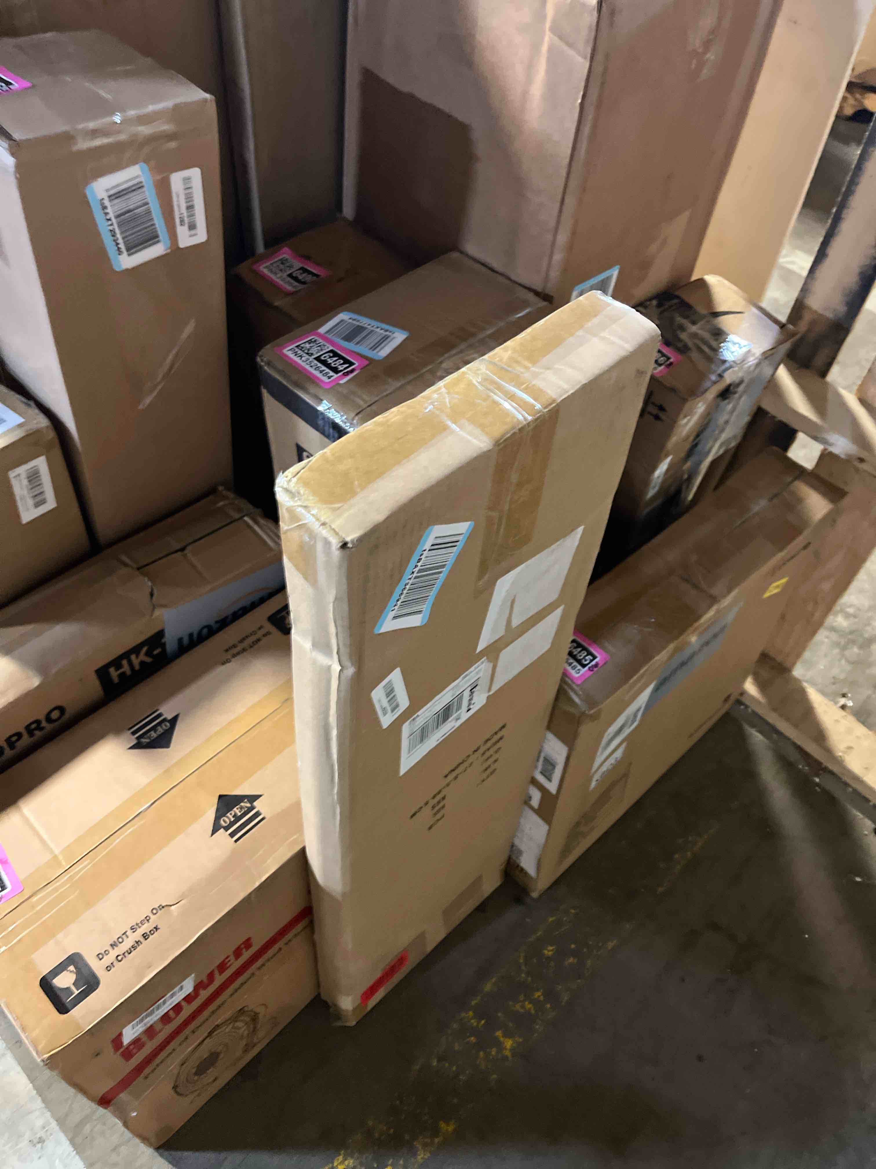 https://s3.amazonaws.com/lotting-images-prod/phillipi/PNK3526483_1753721075046.jpeg