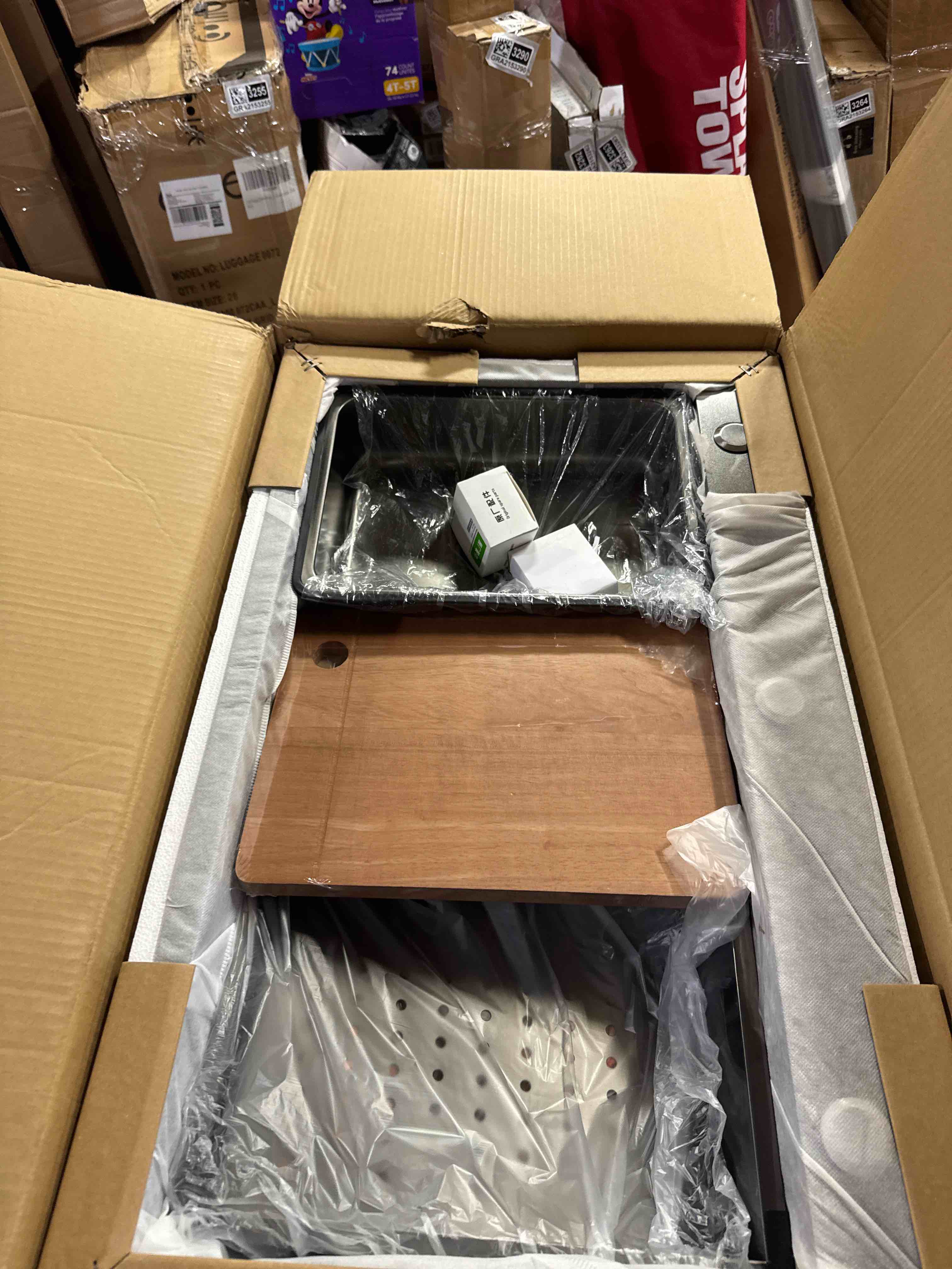 https://s3.amazonaws.com/lotting-images-prod/phillipi/PNK3526560_1753803148747.jpeg