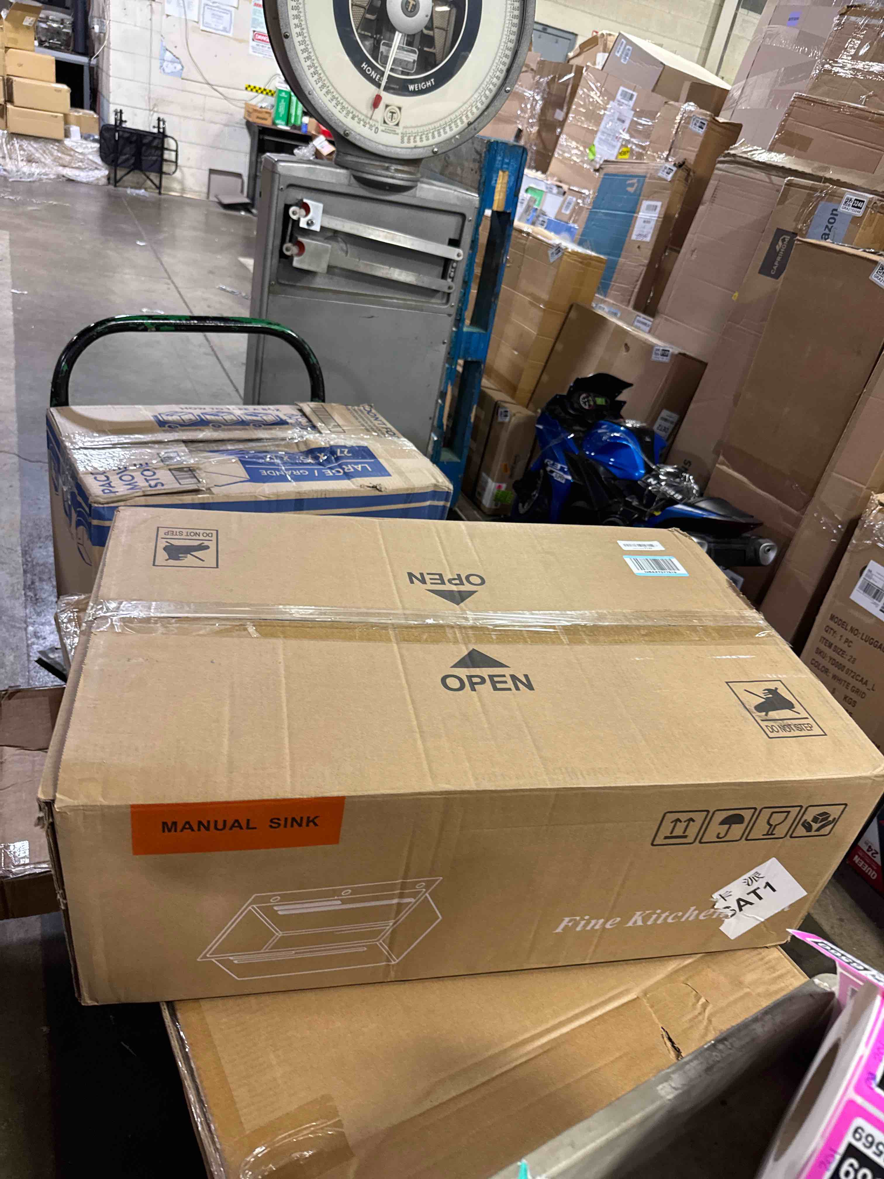 https://s3.amazonaws.com/lotting-images-prod/phillipi/PNK3526560_1753803168344.jpeg