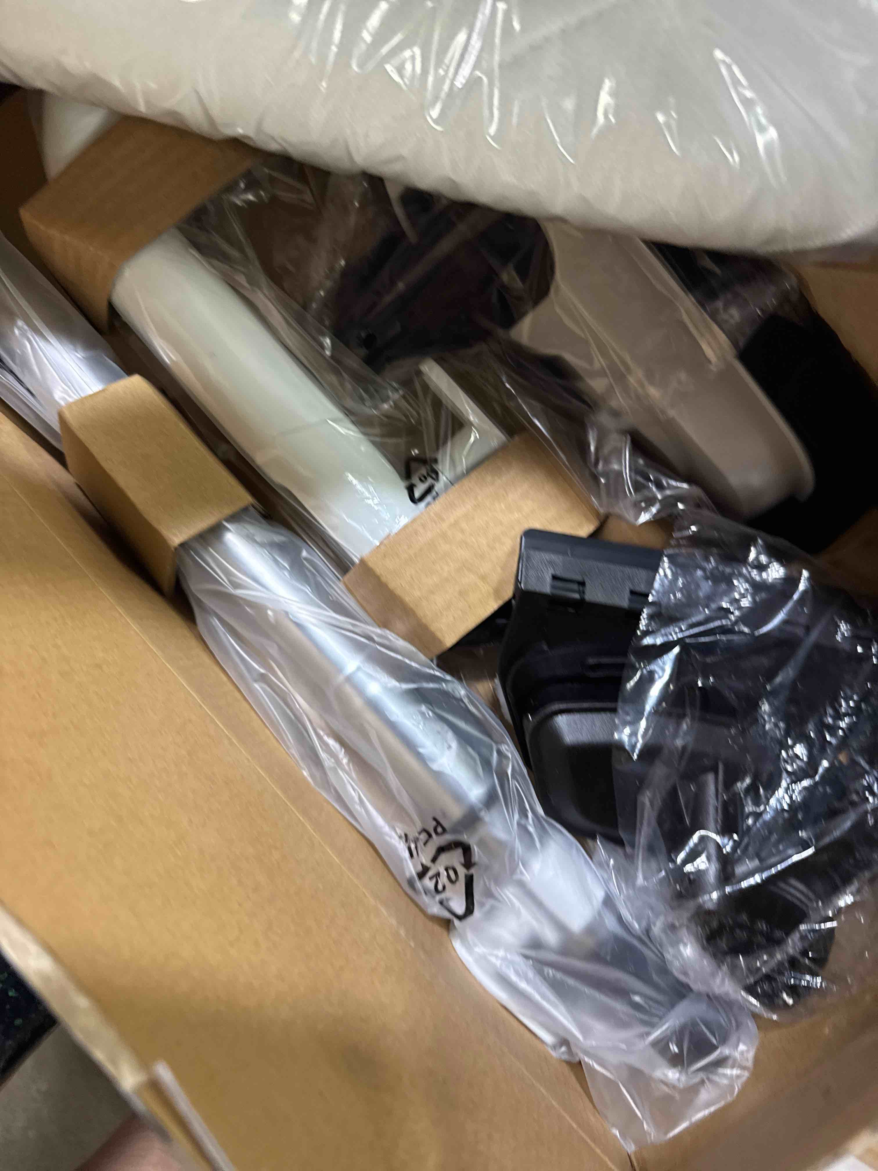 https://s3.amazonaws.com/lotting-images-prod/phillipi/PNK3526619_1753813809338.jpeg
