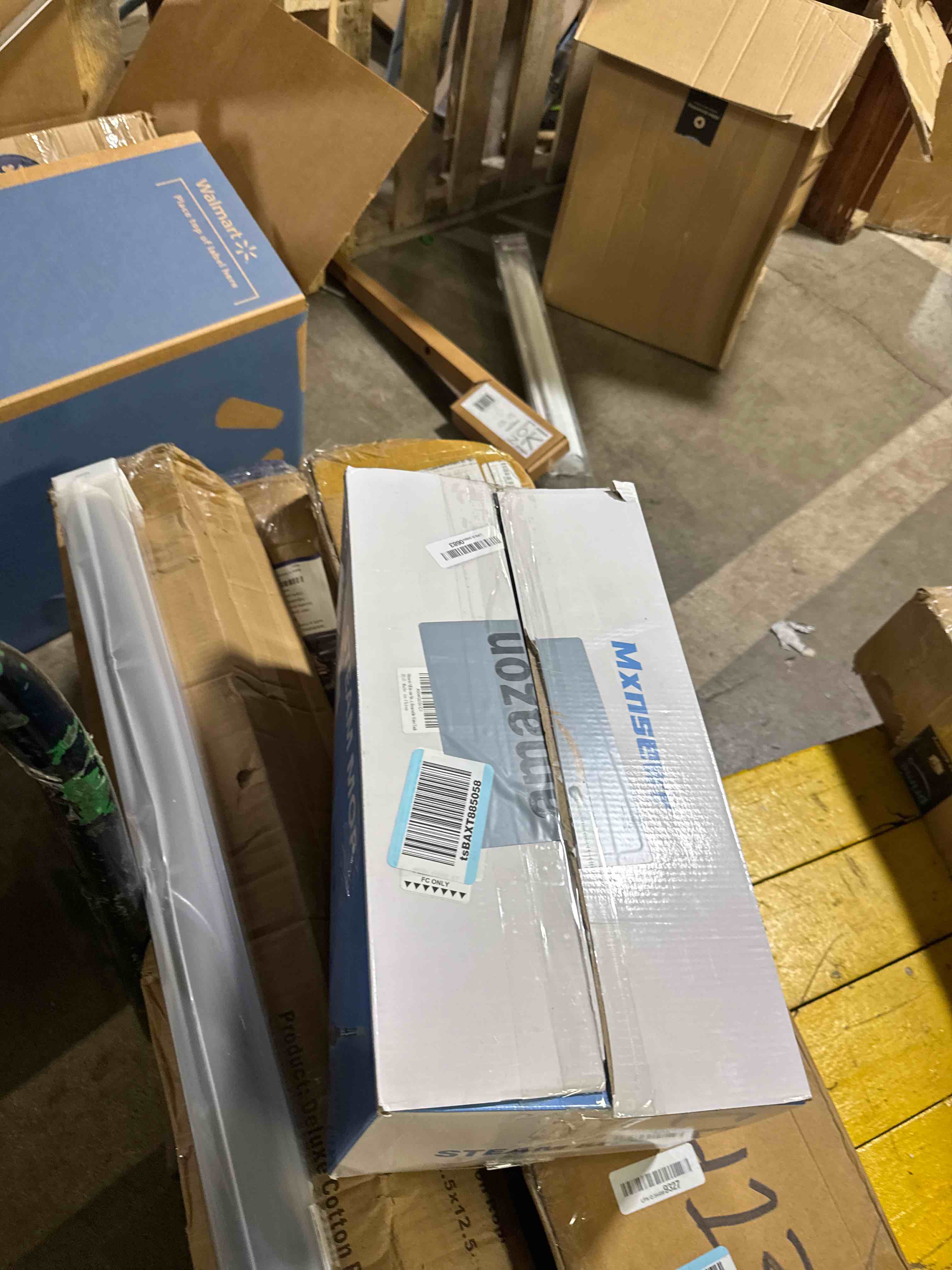 https://s3.amazonaws.com/lotting-images-prod/phillipi/PNK3526619_1753813823838.jpeg