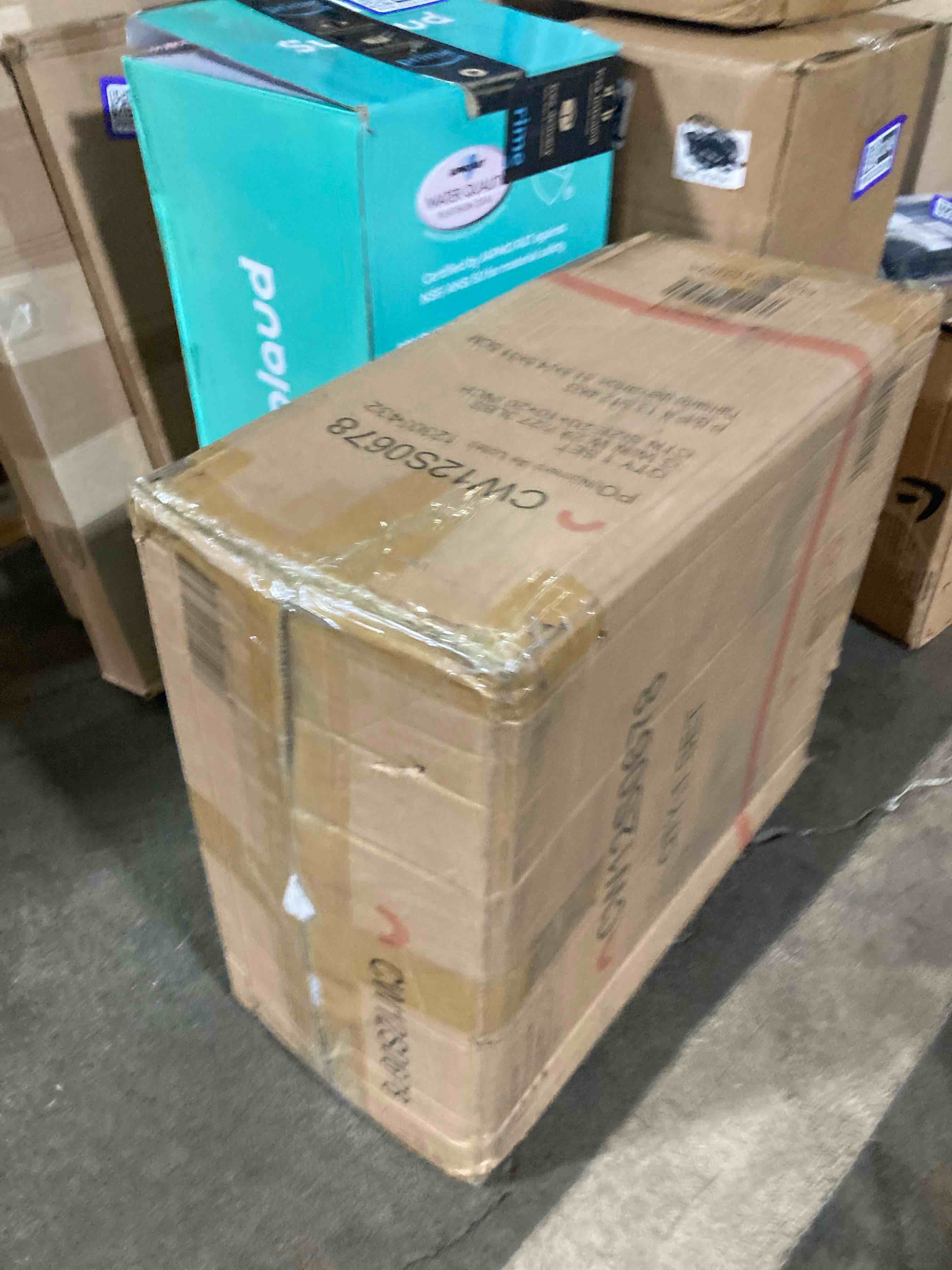 https://s3.amazonaws.com/lotting-images-prod/phillipi/PNK3526689_1754068113565.jpeg