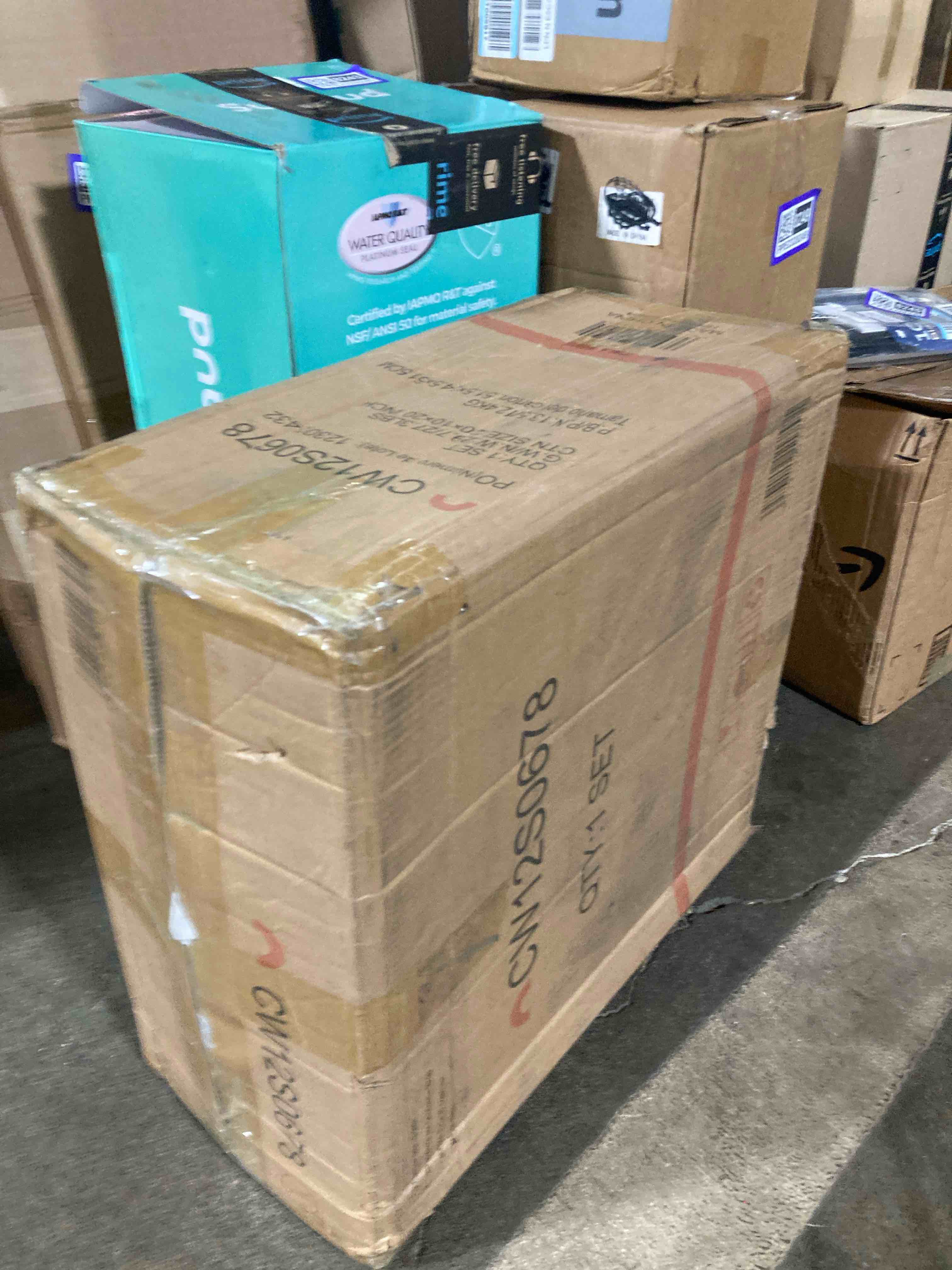 https://s3.amazonaws.com/lotting-images-prod/phillipi/PNK3526689_1754068115797.jpeg