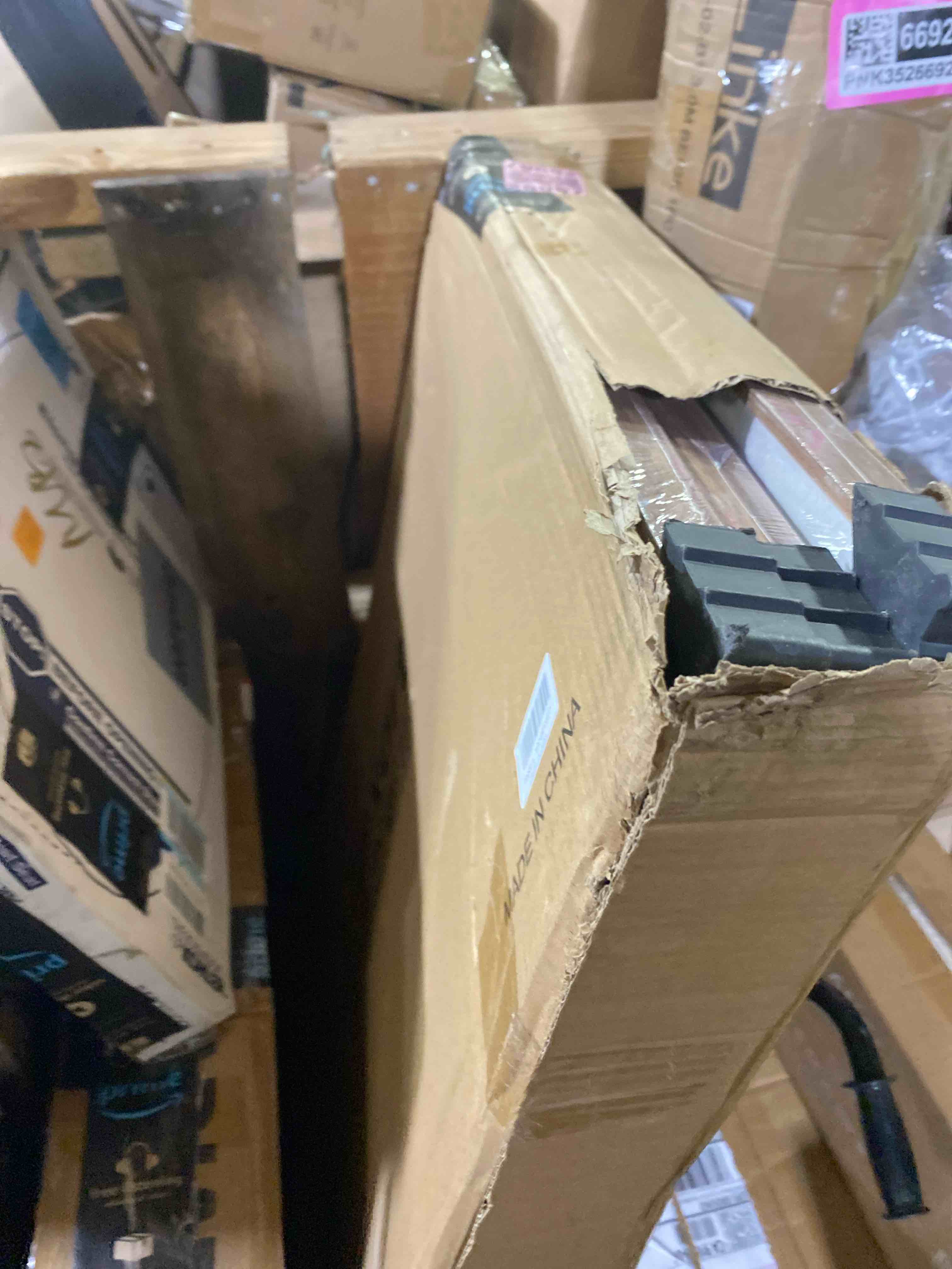 https://s3.amazonaws.com/lotting-images-prod/phillipi/PNK3526732_1754147194778.jpeg
