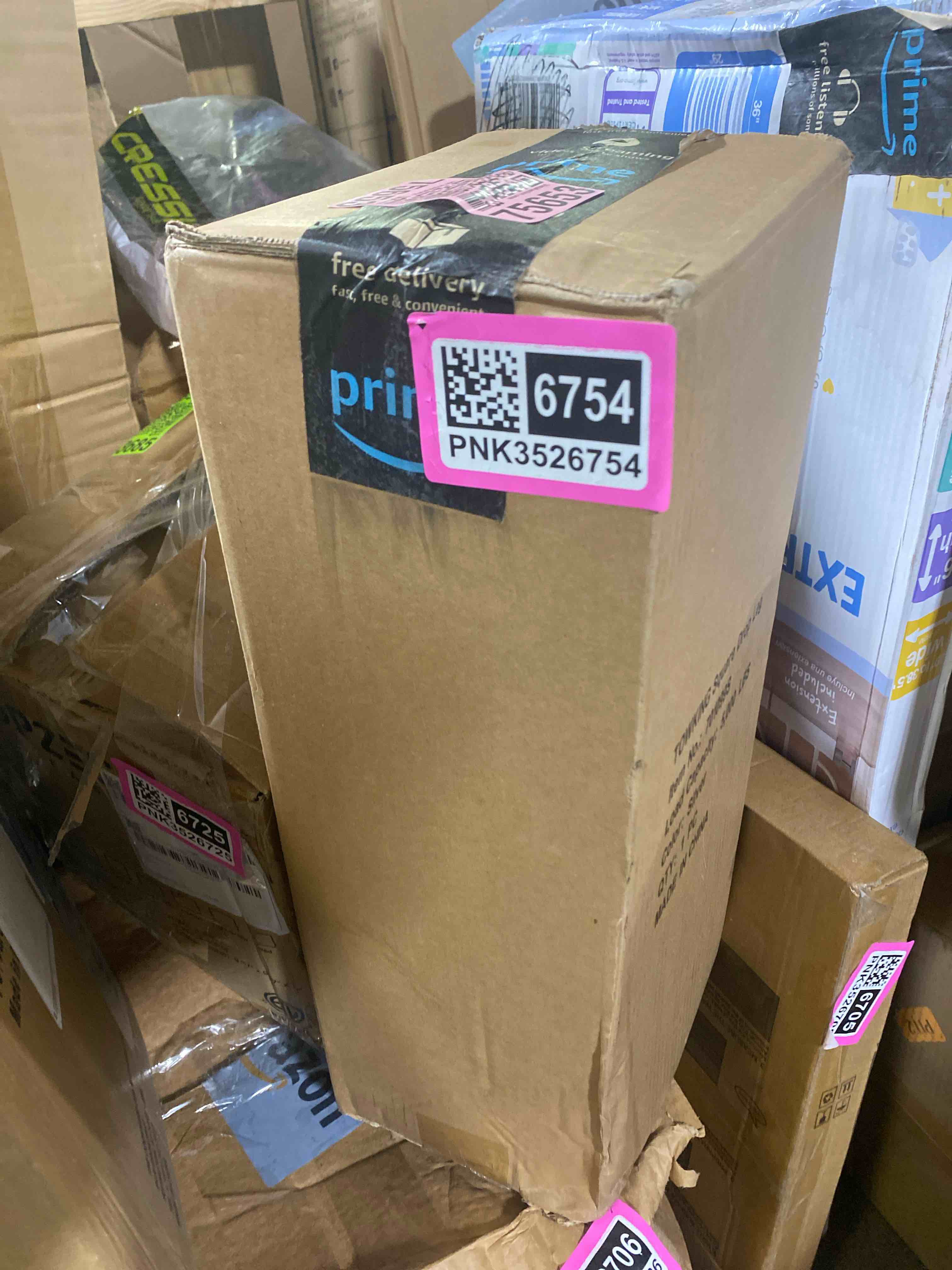 https://s3.amazonaws.com/lotting-images-prod/phillipi/PNK3526755_1754152453960.jpeg