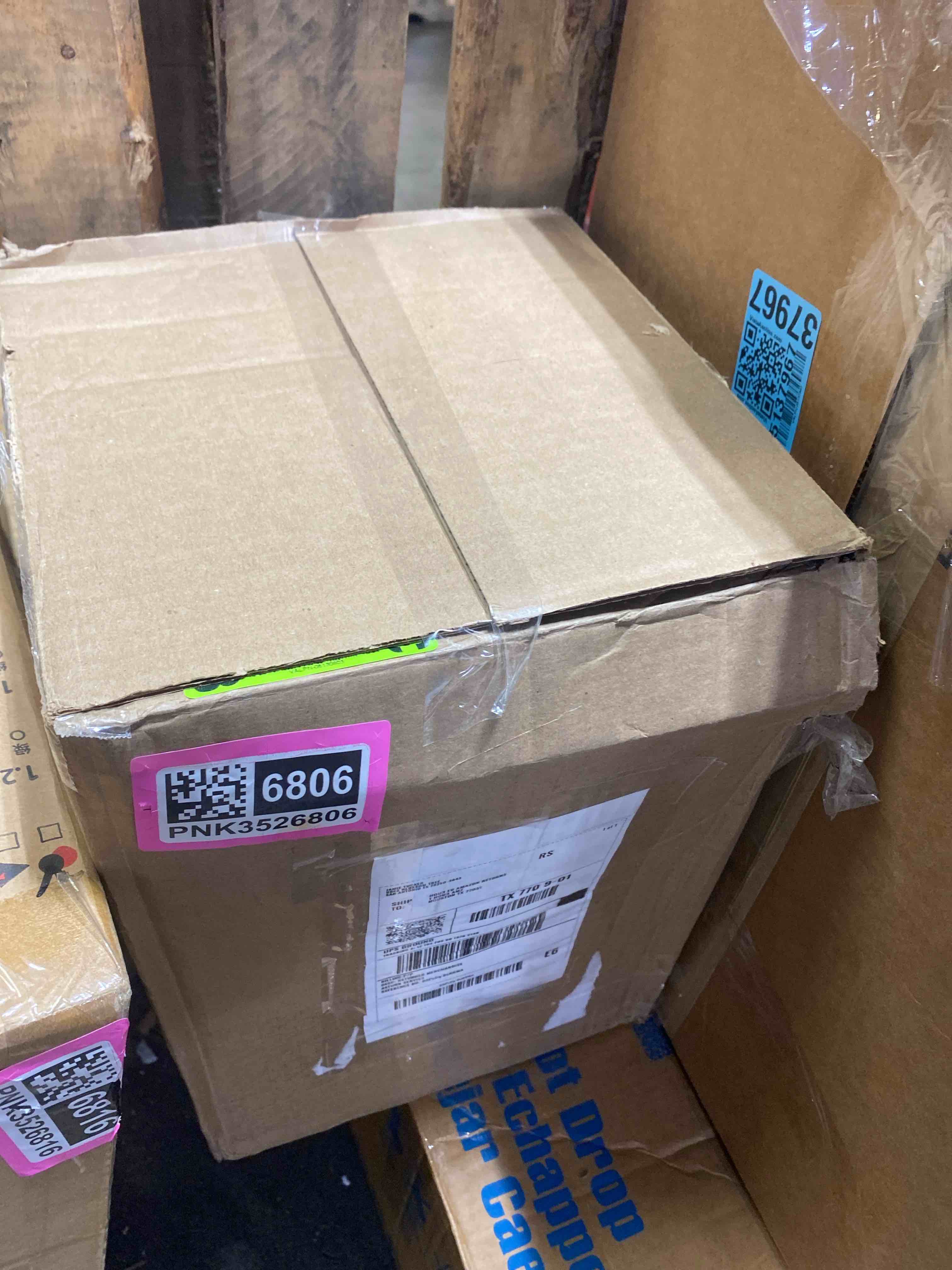 https://s3.amazonaws.com/lotting-images-prod/phillipi/PNK3526806_1754328158229.jpeg