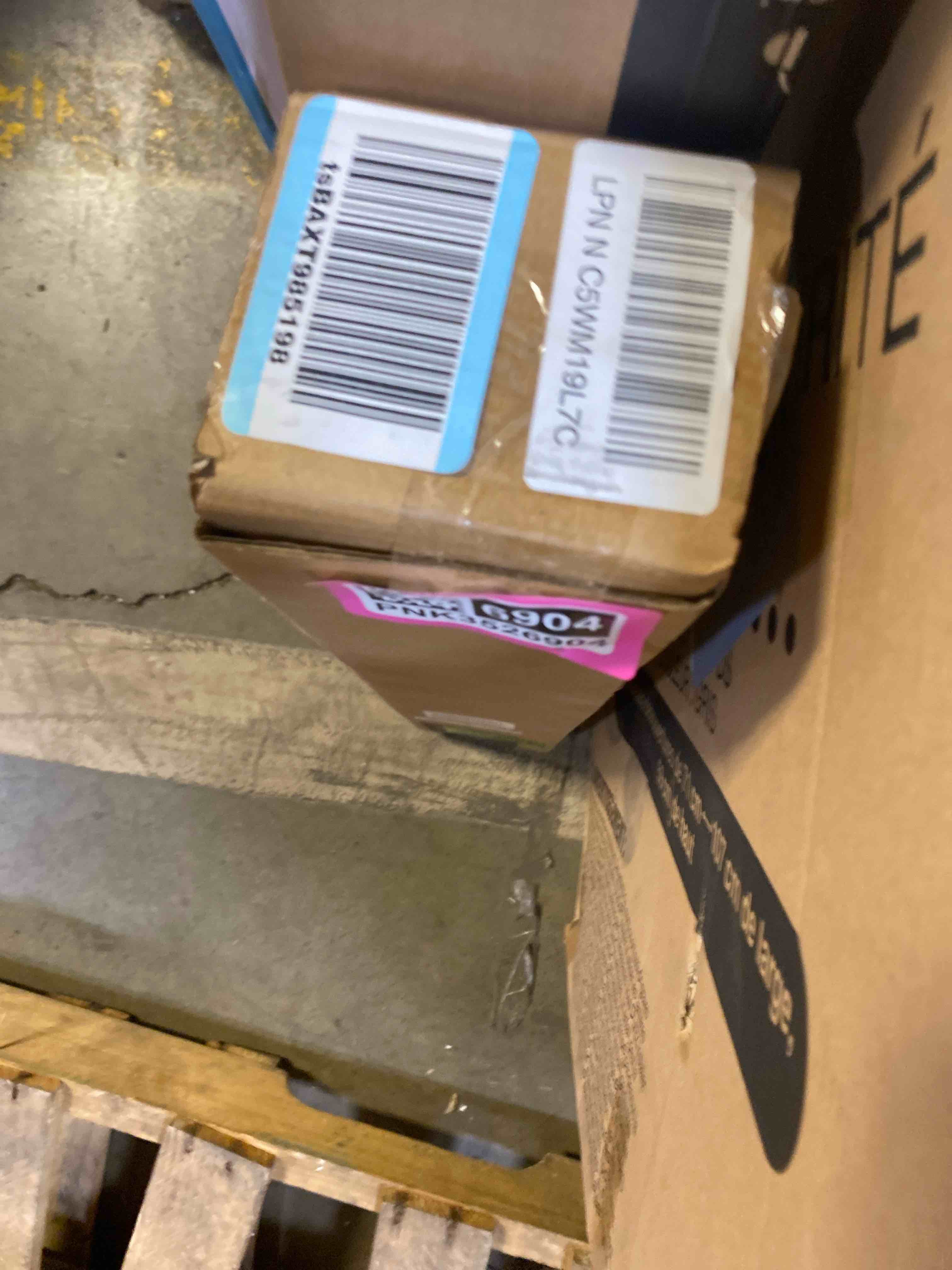 https://s3.amazonaws.com/lotting-images-prod/phillipi/PNK3526904_1754499792485.jpeg