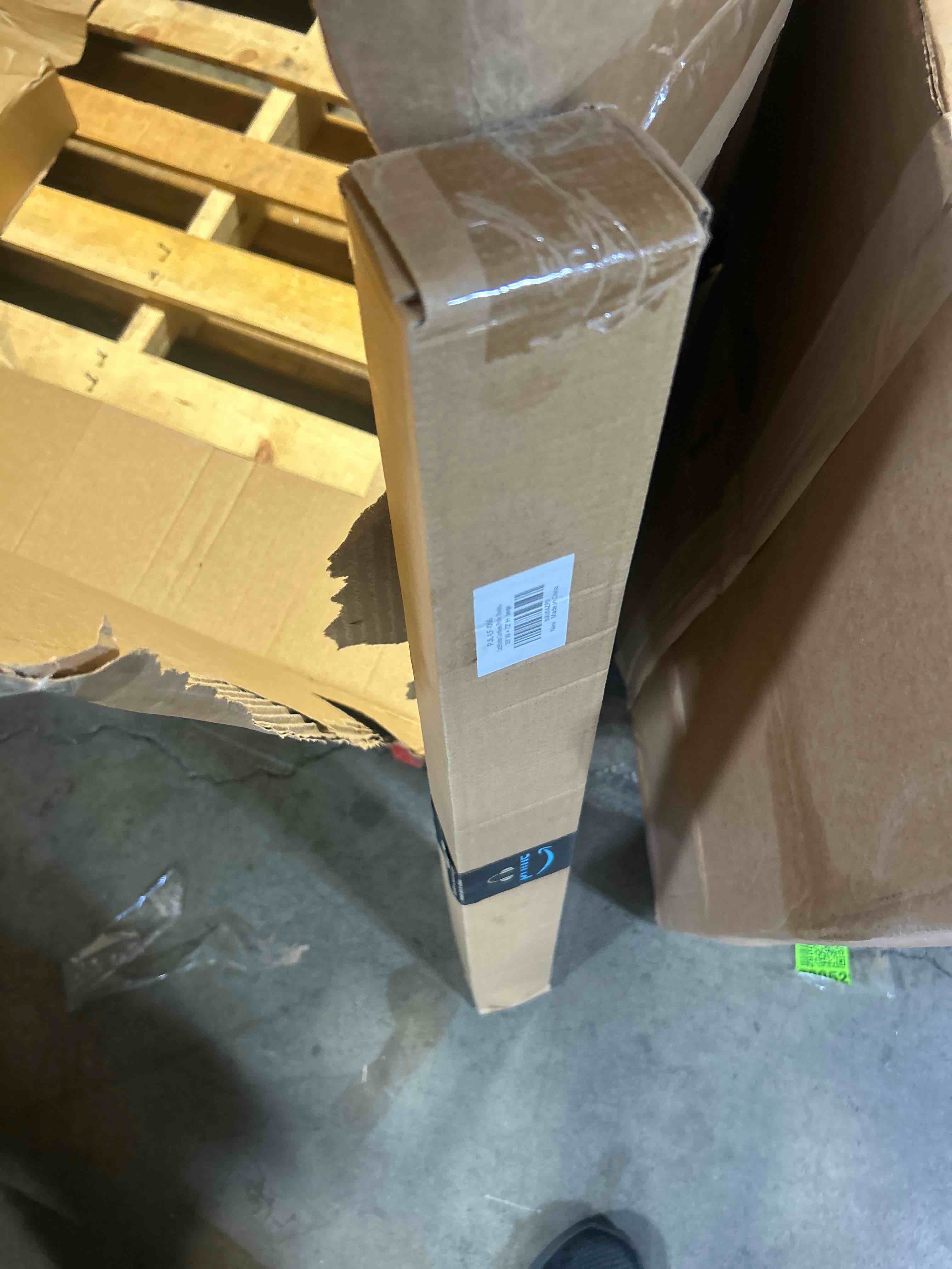 https://s3.amazonaws.com/lotting-images-prod/phillipi/PNK3526958_1754507220326.jpeg