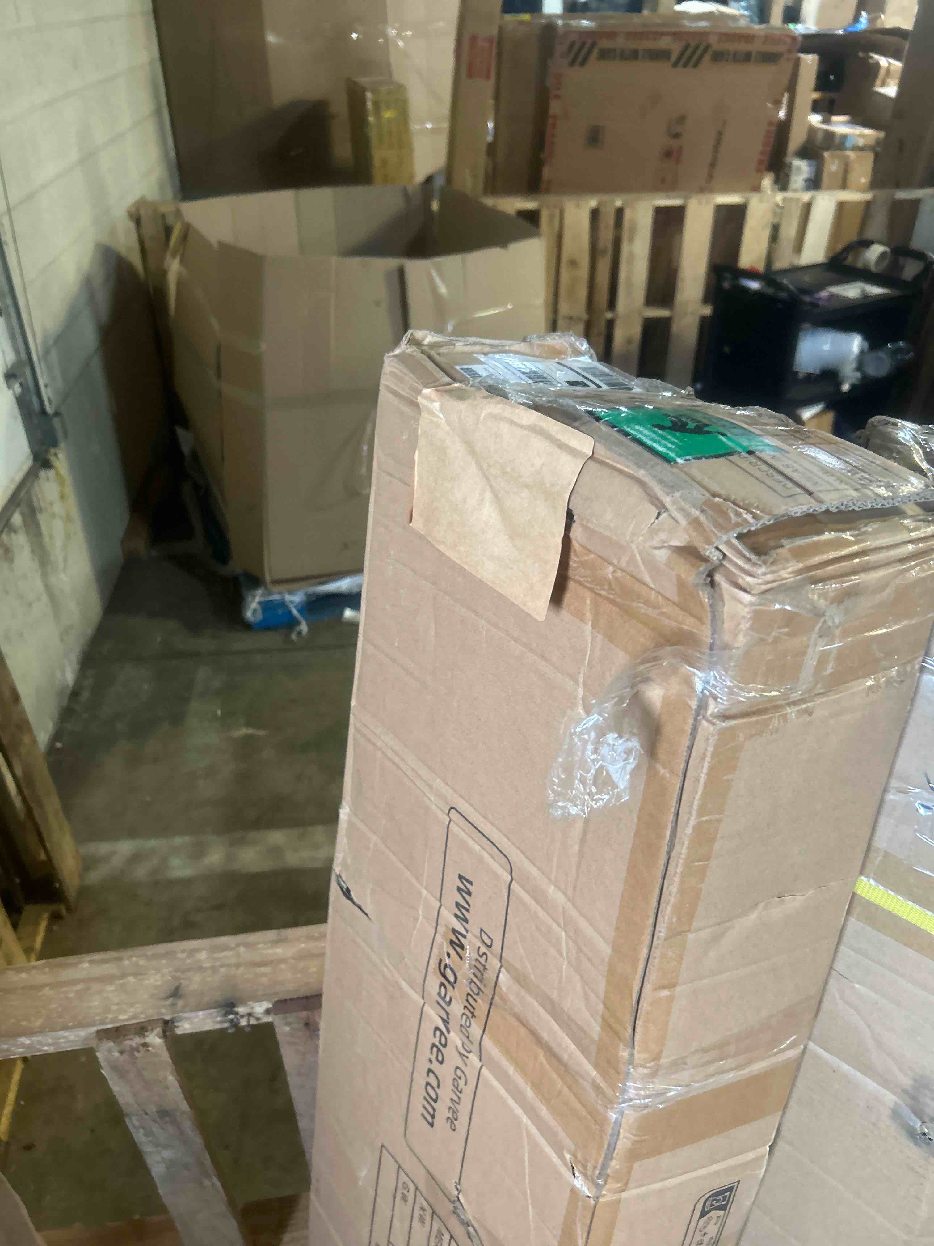 https://s3.amazonaws.com/lotting-images-prod/phillipi/PNK3526963_1754592557443.jpeg