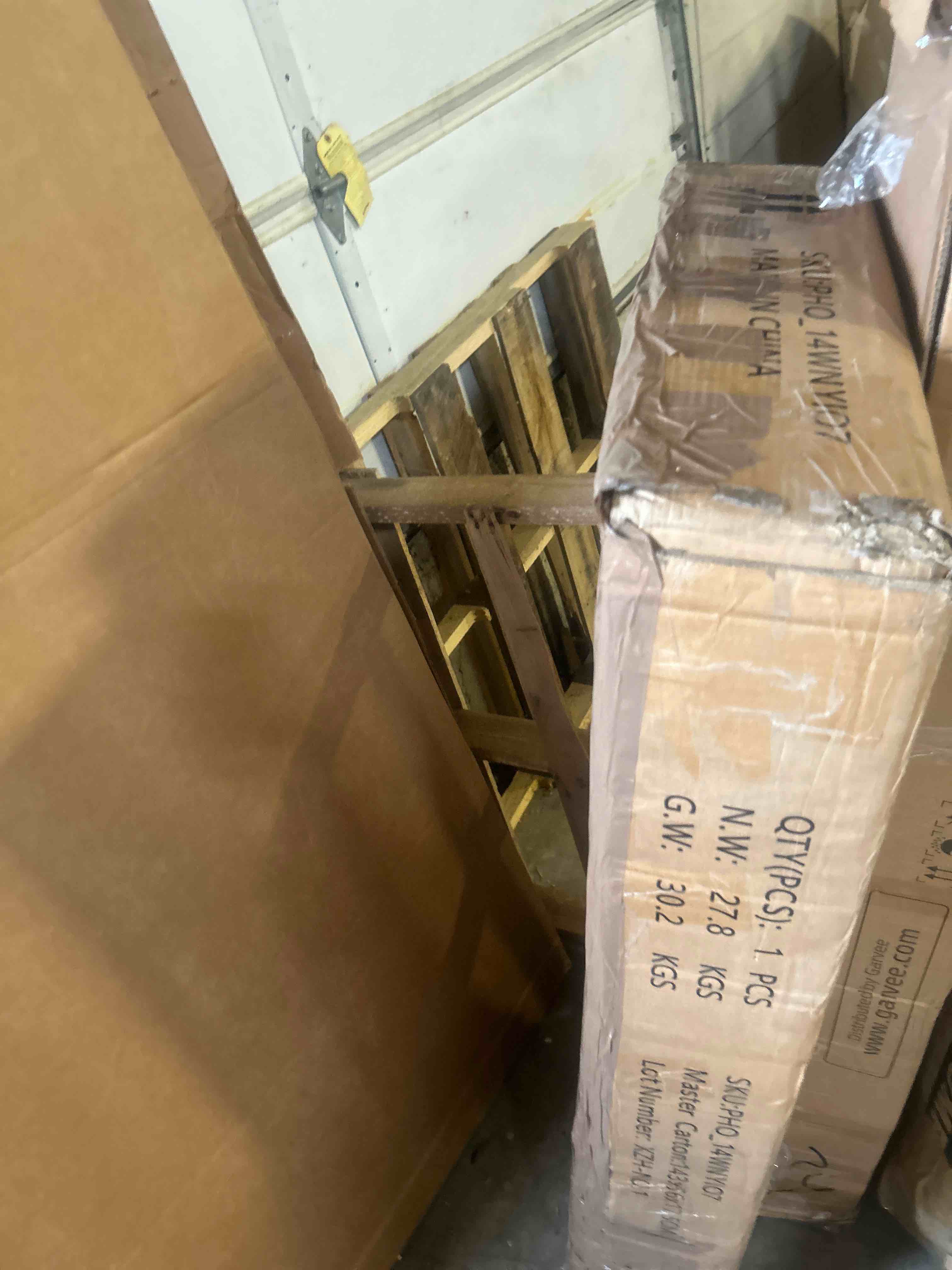 https://s3.amazonaws.com/lotting-images-prod/phillipi/PNK3526965_1754593723709.jpeg